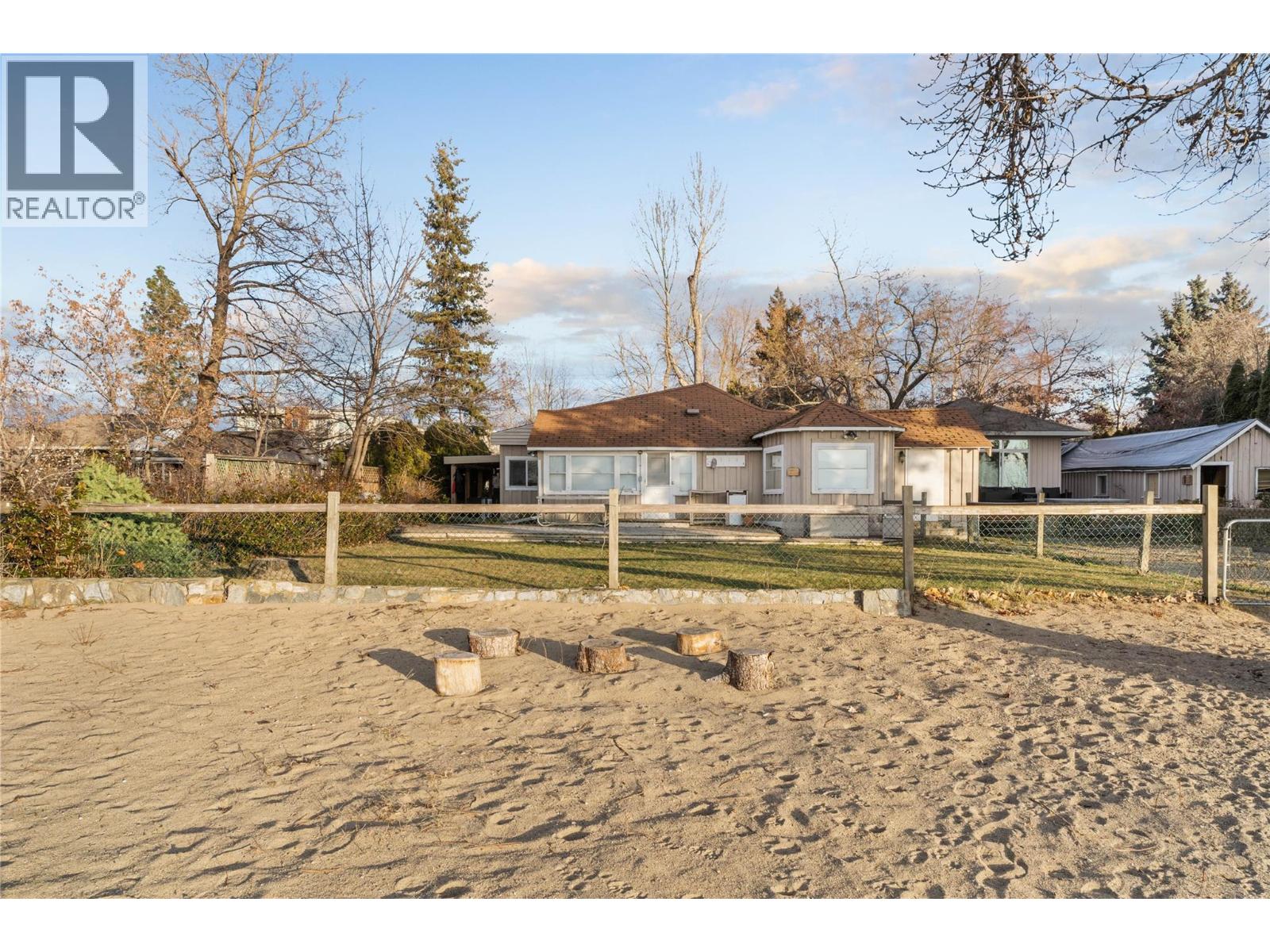 4164 Lakeshore Road