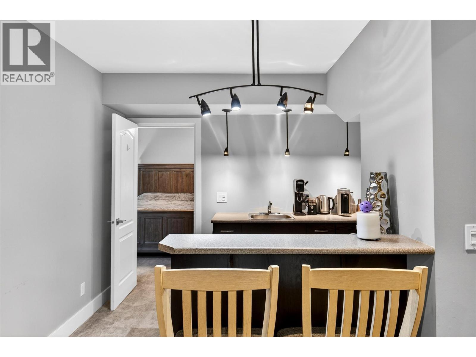 2220 Shannon Ridge Drive Unit# 109