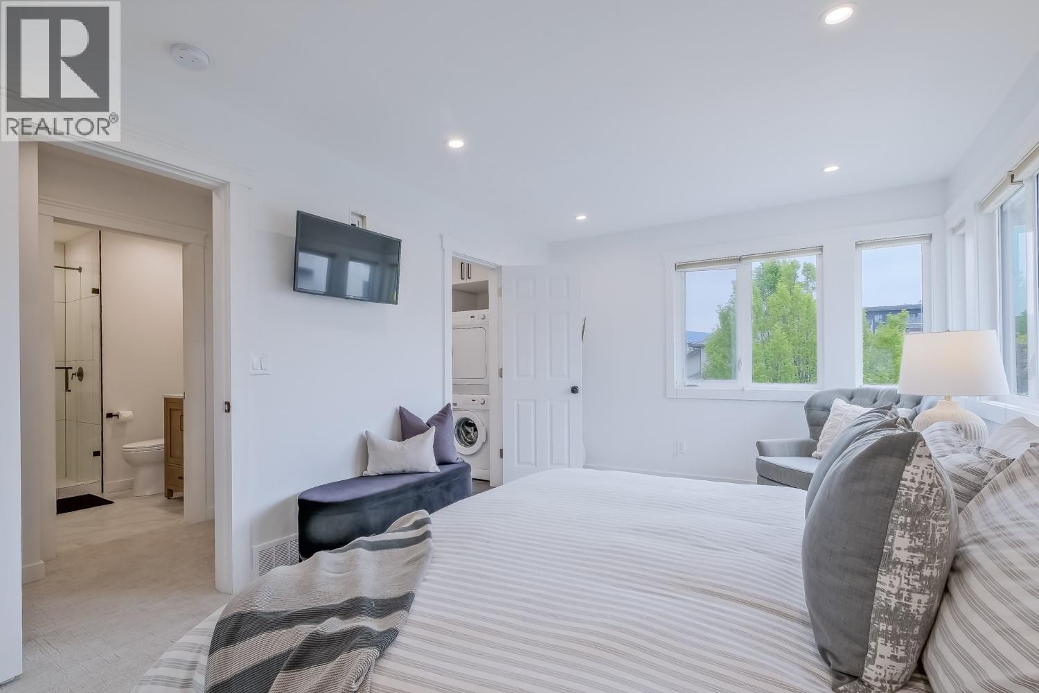 414 West Avenue Unit# 11