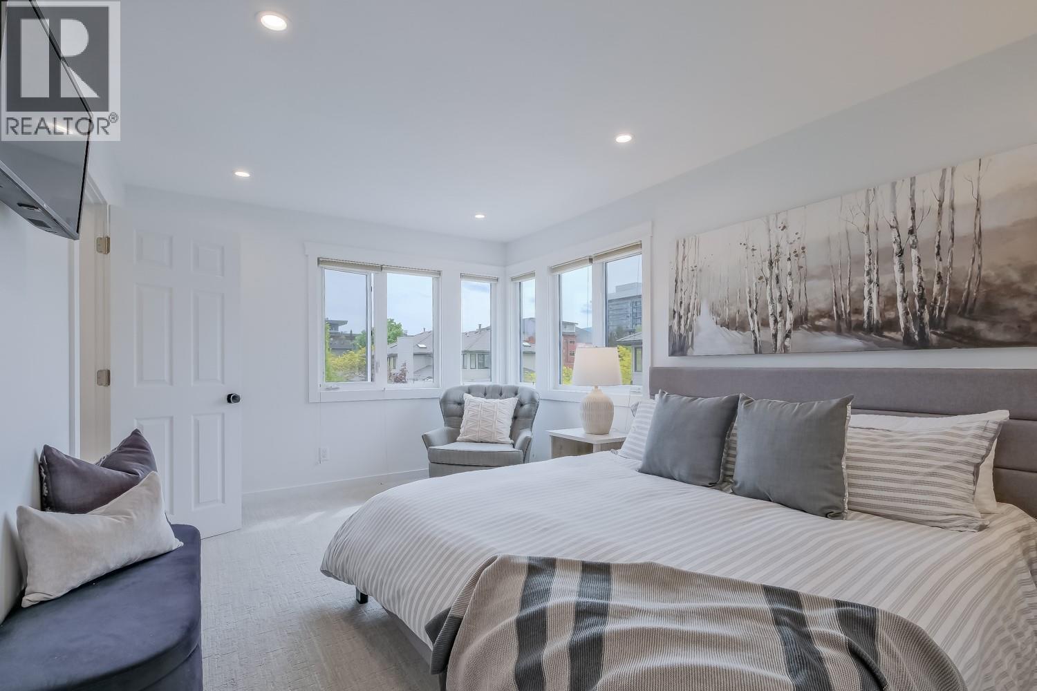 414 West Avenue Unit# 11