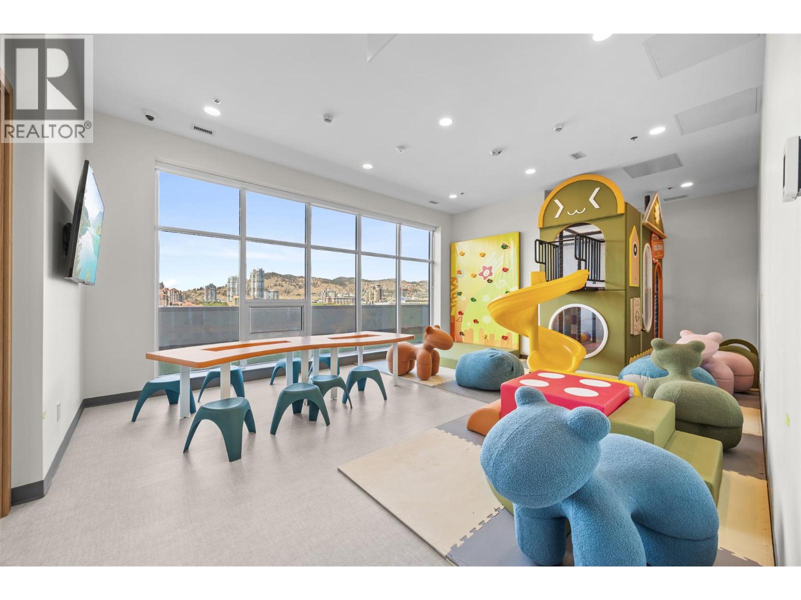238 Leon Avenue Unit# 1808