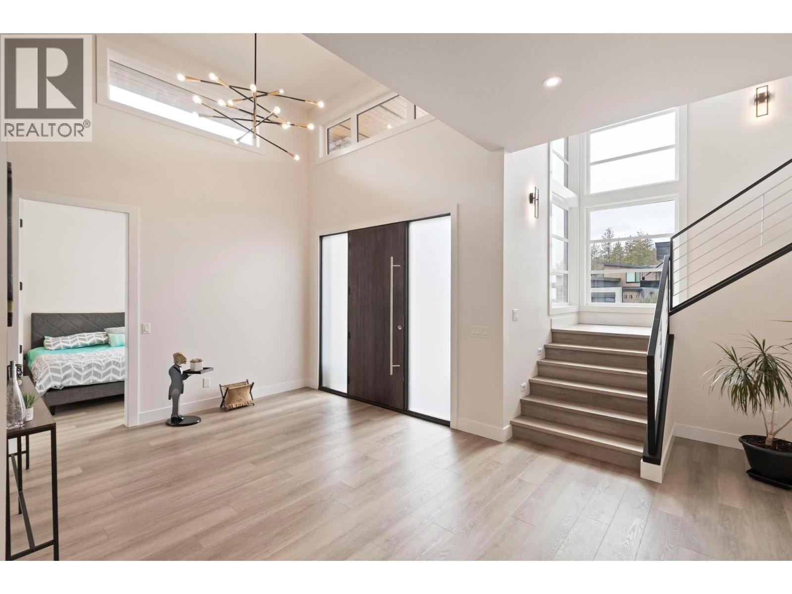 10245 Beacon Hill Drive