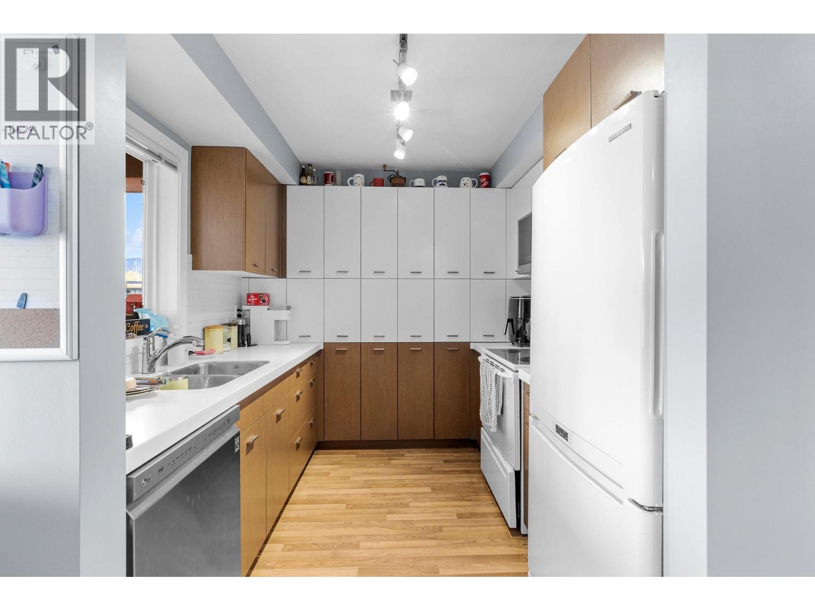 1550 Dickson Avenue Unit# 222