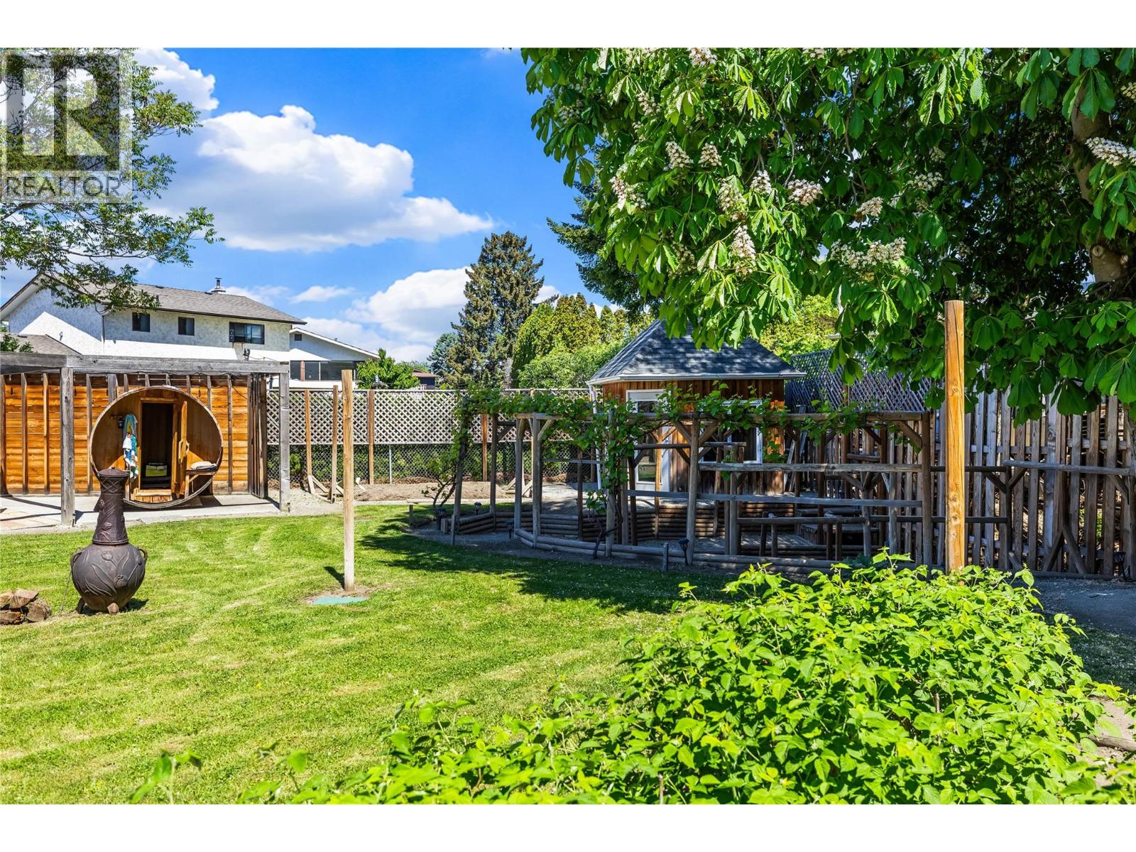 992 Grenfell Court