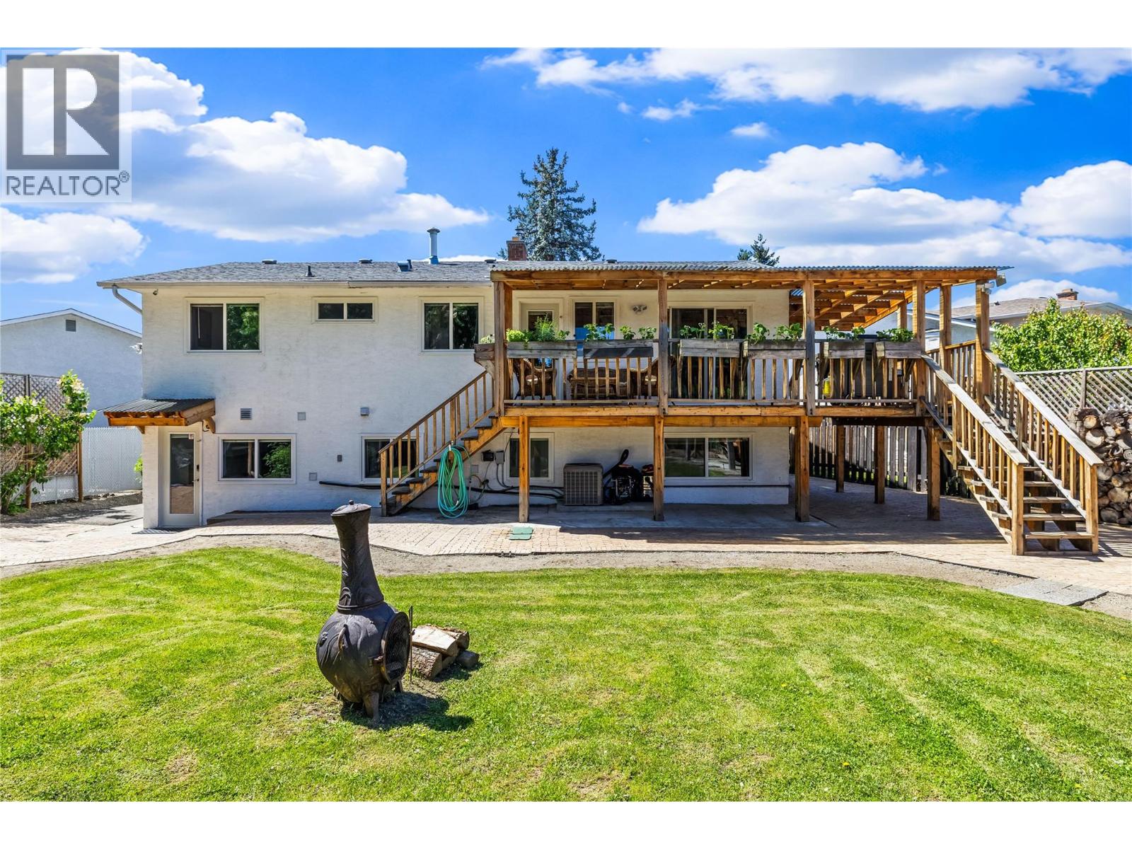 992 Grenfell Court