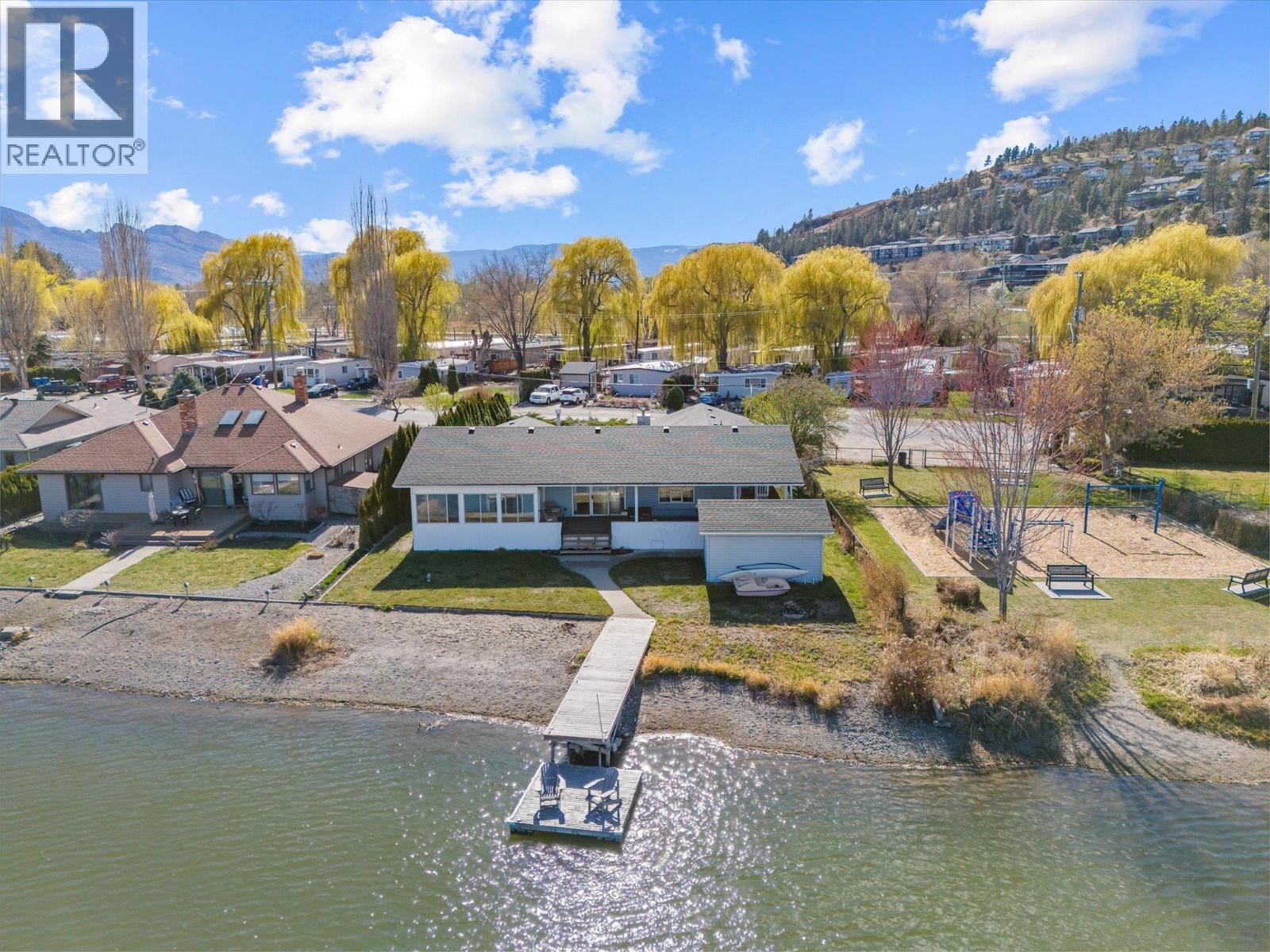 1428 Green Bay Road