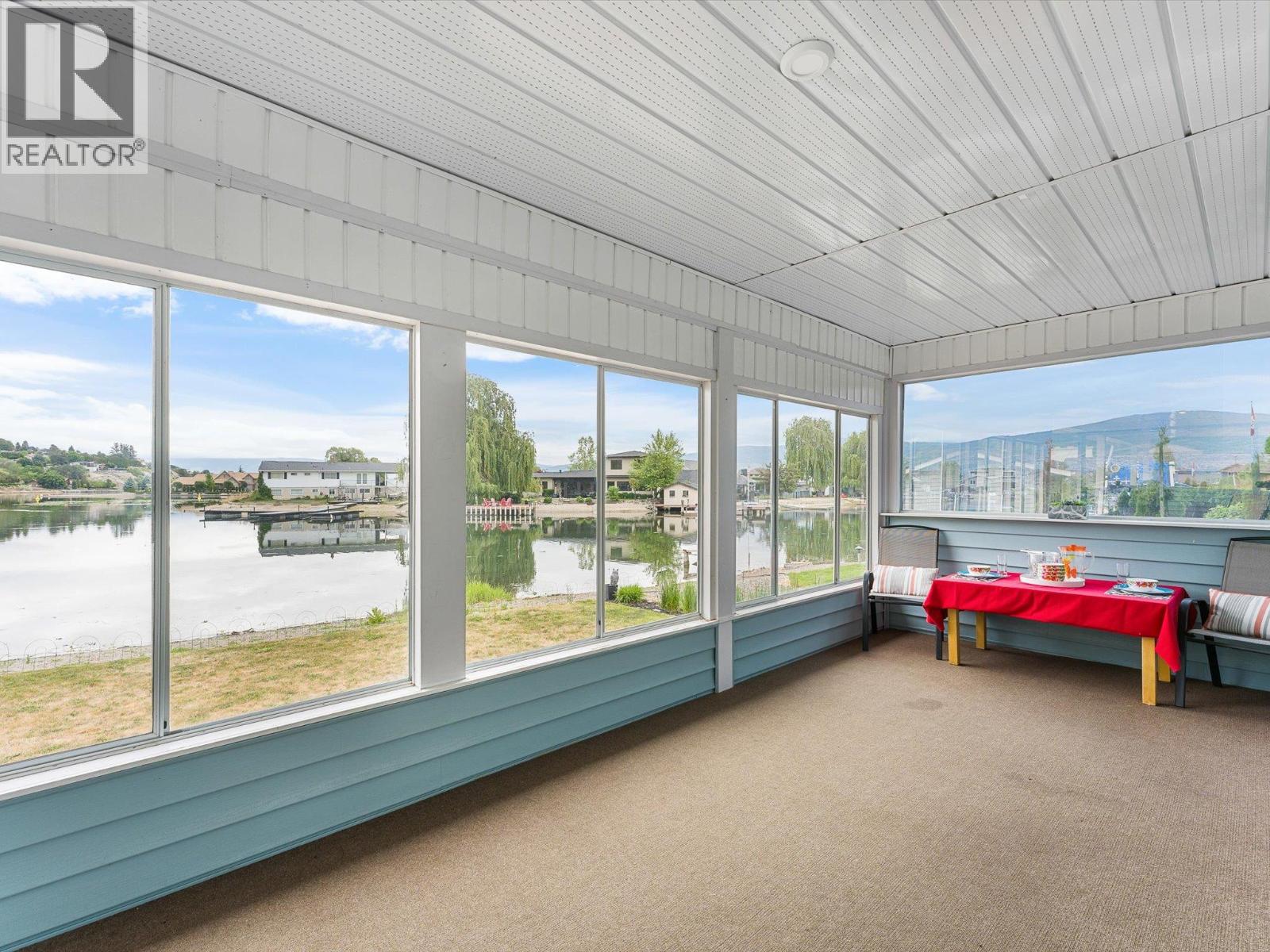 1428 Green Bay Road