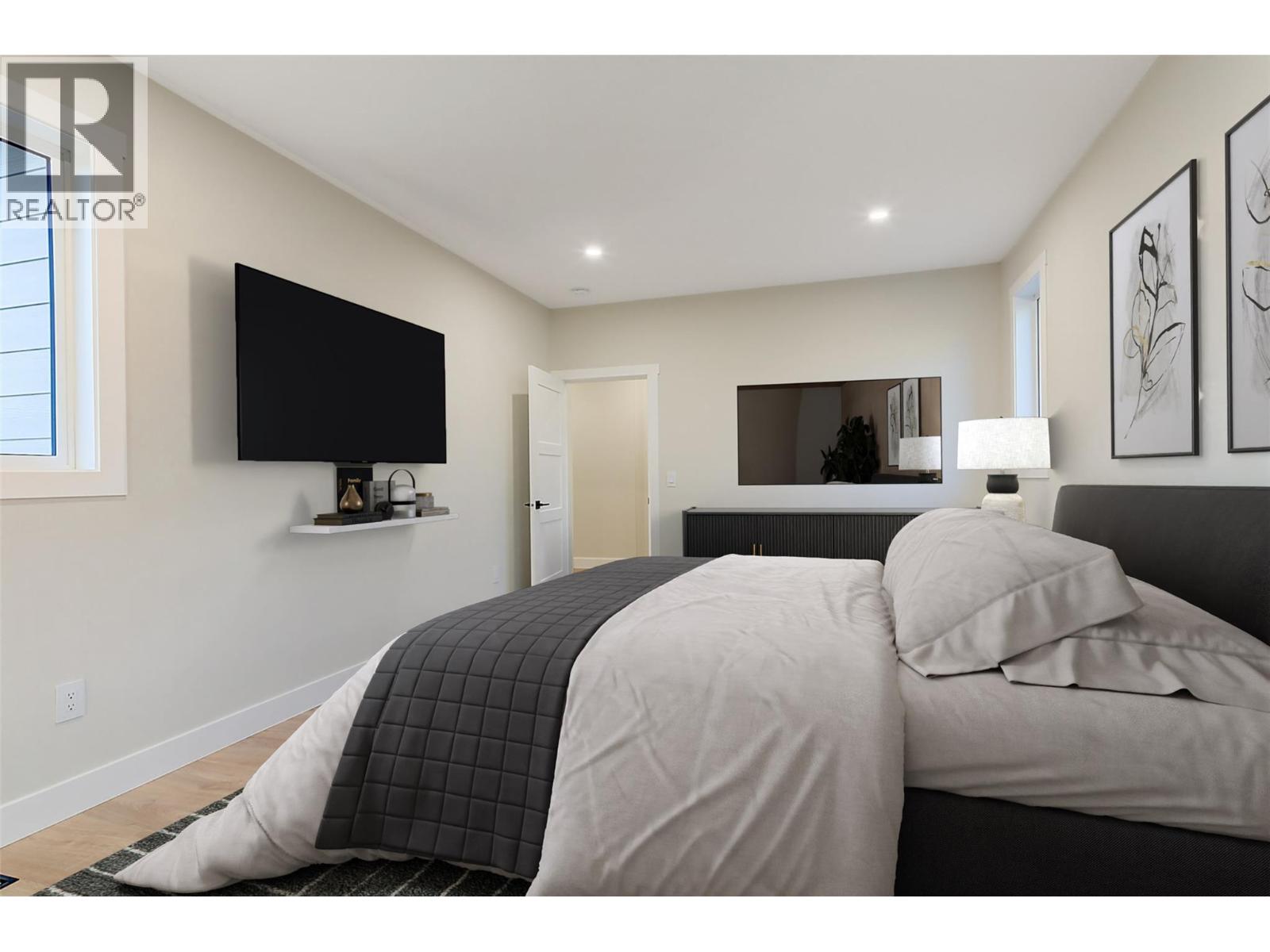 732 Coopland Crescent Unit# 4