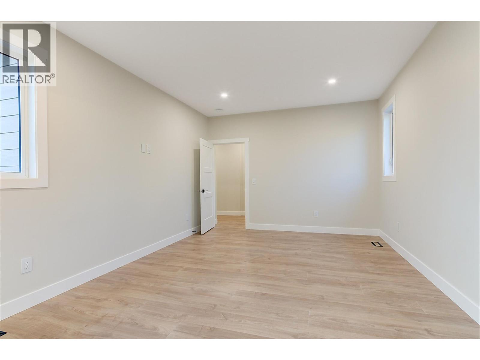 732 Coopland Crescent Unit# 4