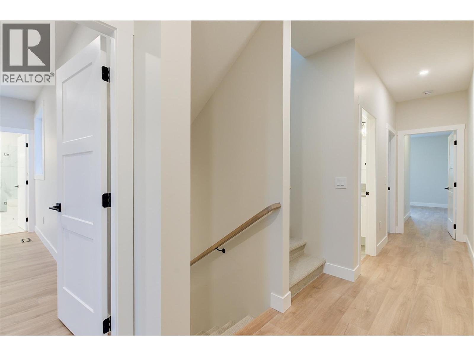 732 Coopland Crescent Unit# 4