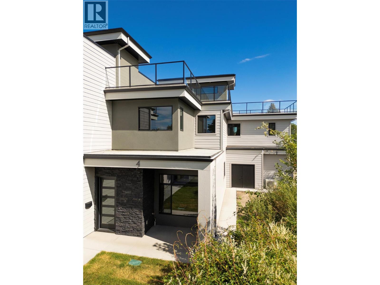 732 Coopland Crescent Unit# 4