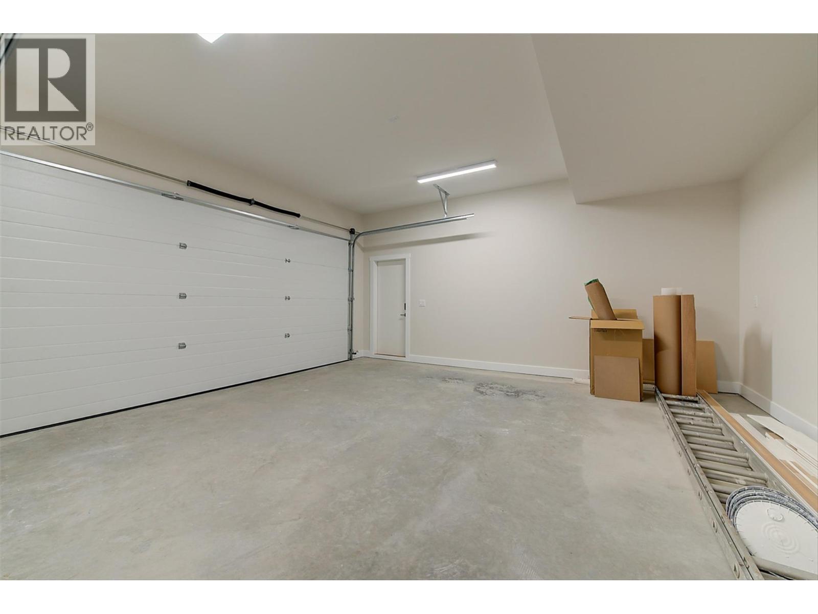 732 Coopland Crescent Unit# 4