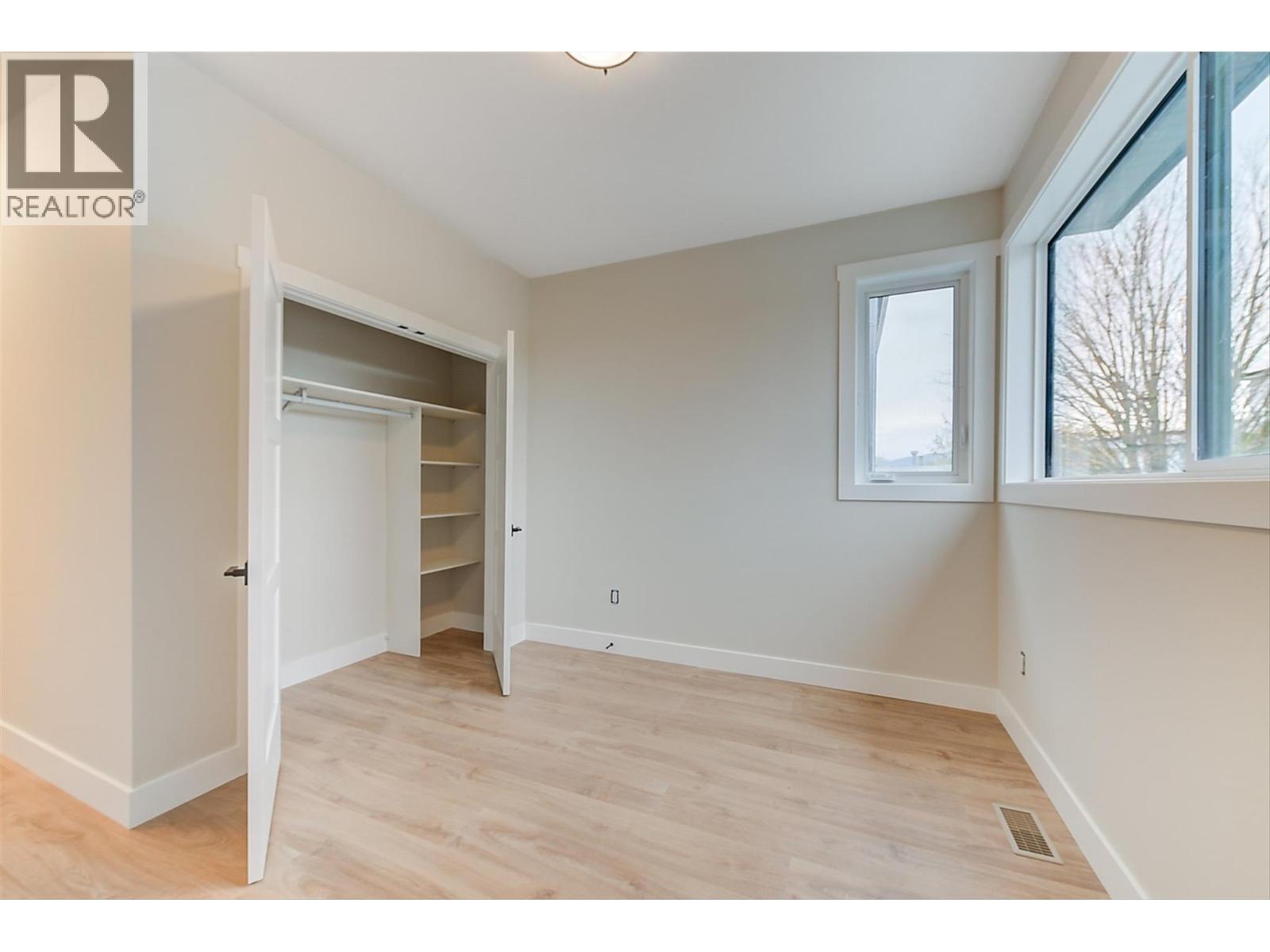 732 Coopland Crescent Unit# 4