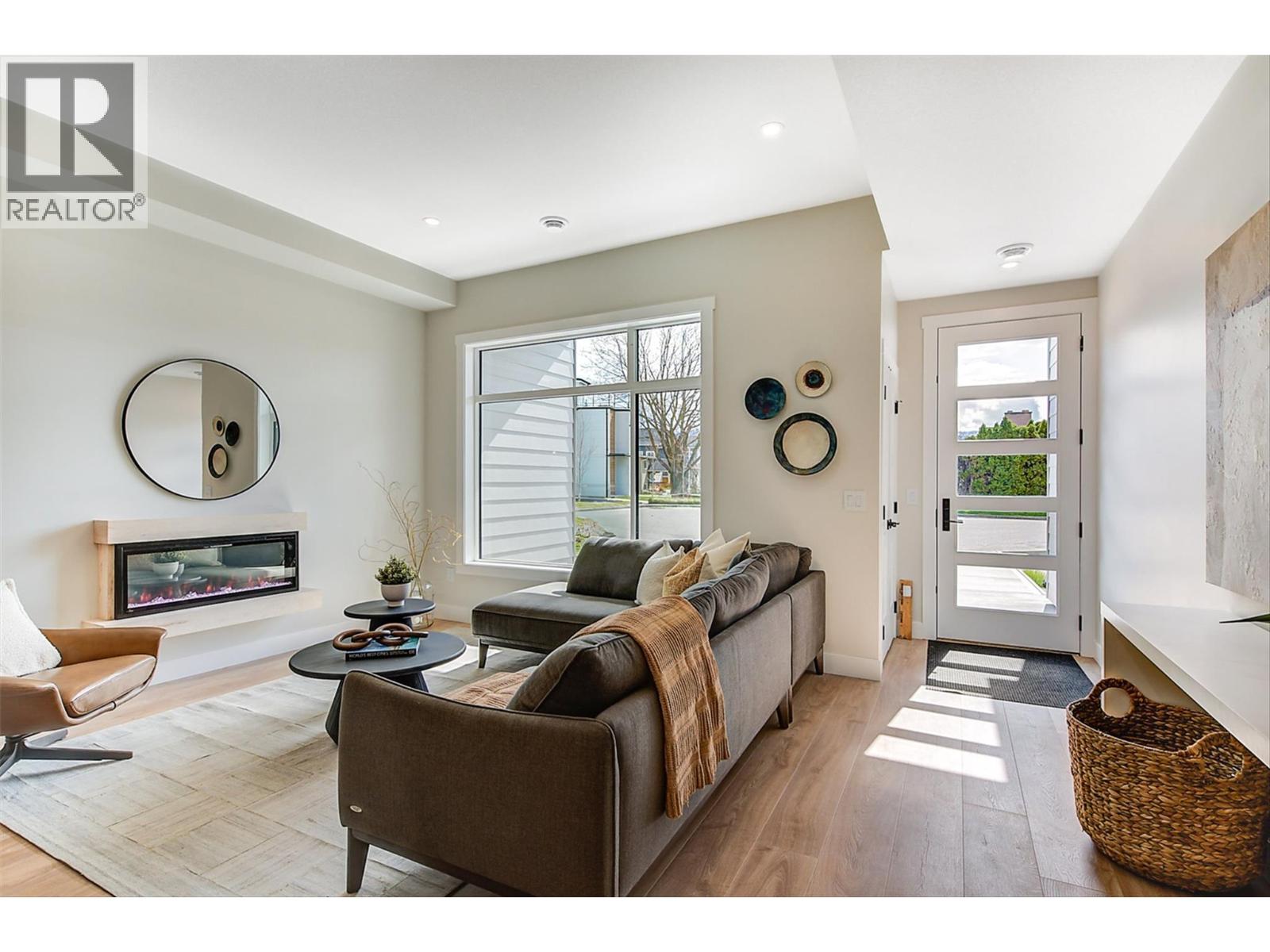 732 Coopland Crescent Unit# 1