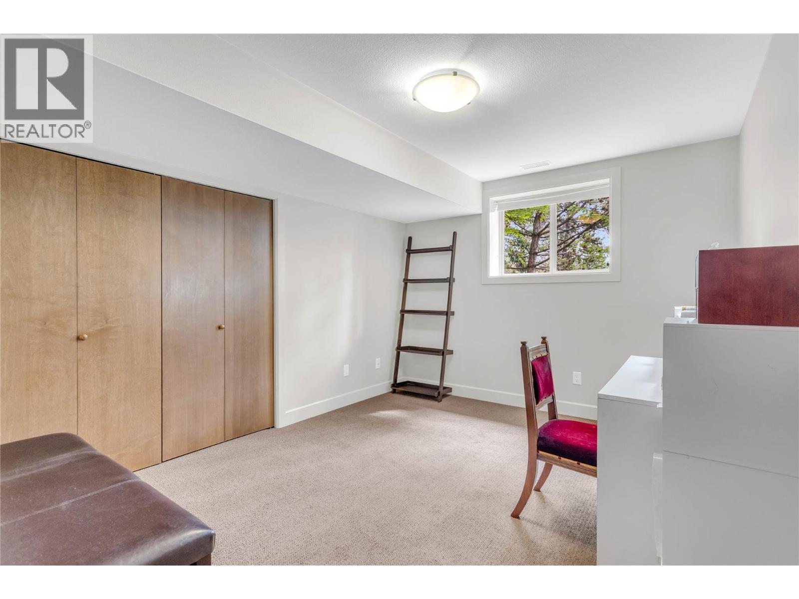 669 Long Ridge Drive Unit# 13