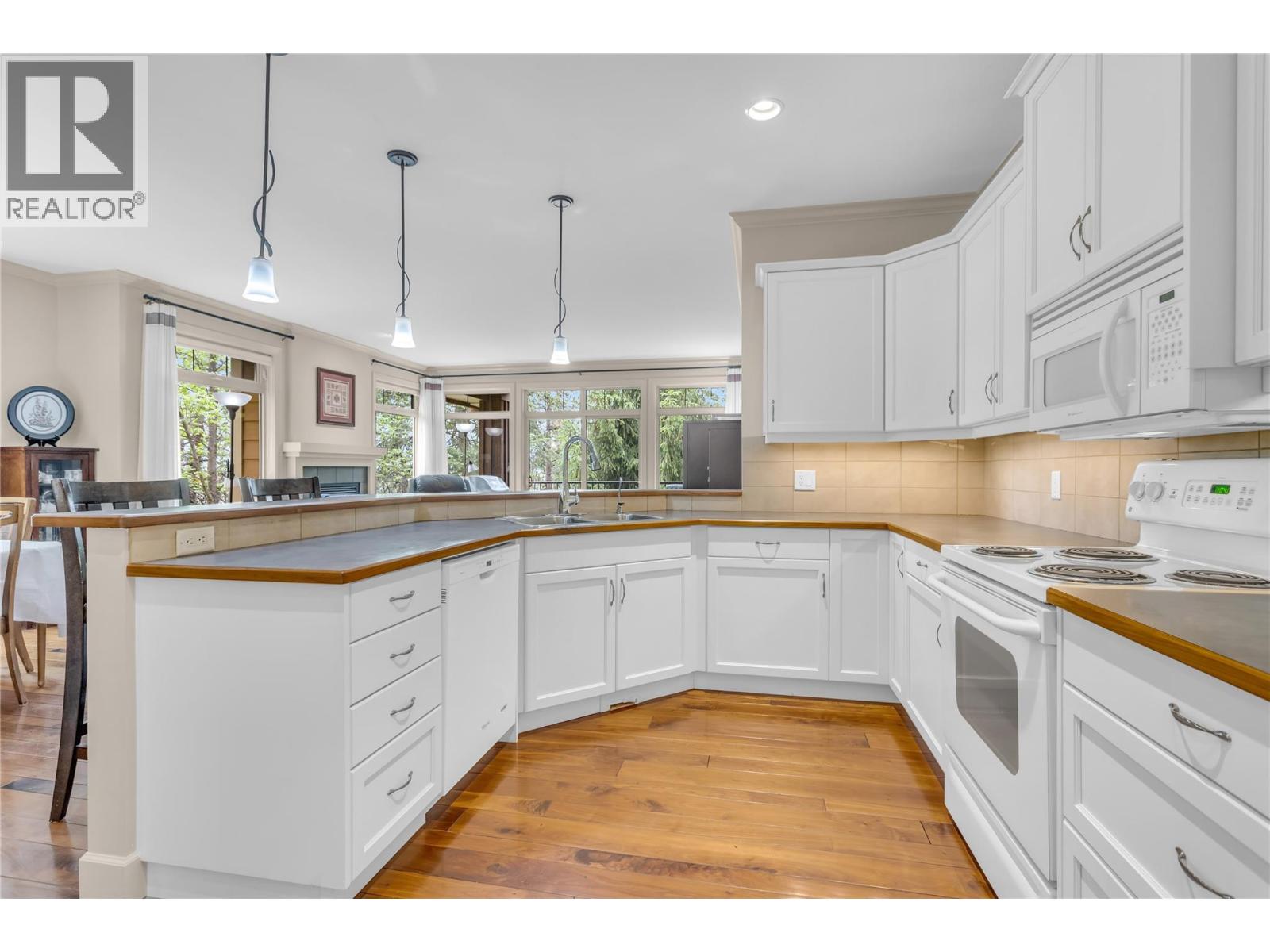 669 Long Ridge Drive Unit# 13