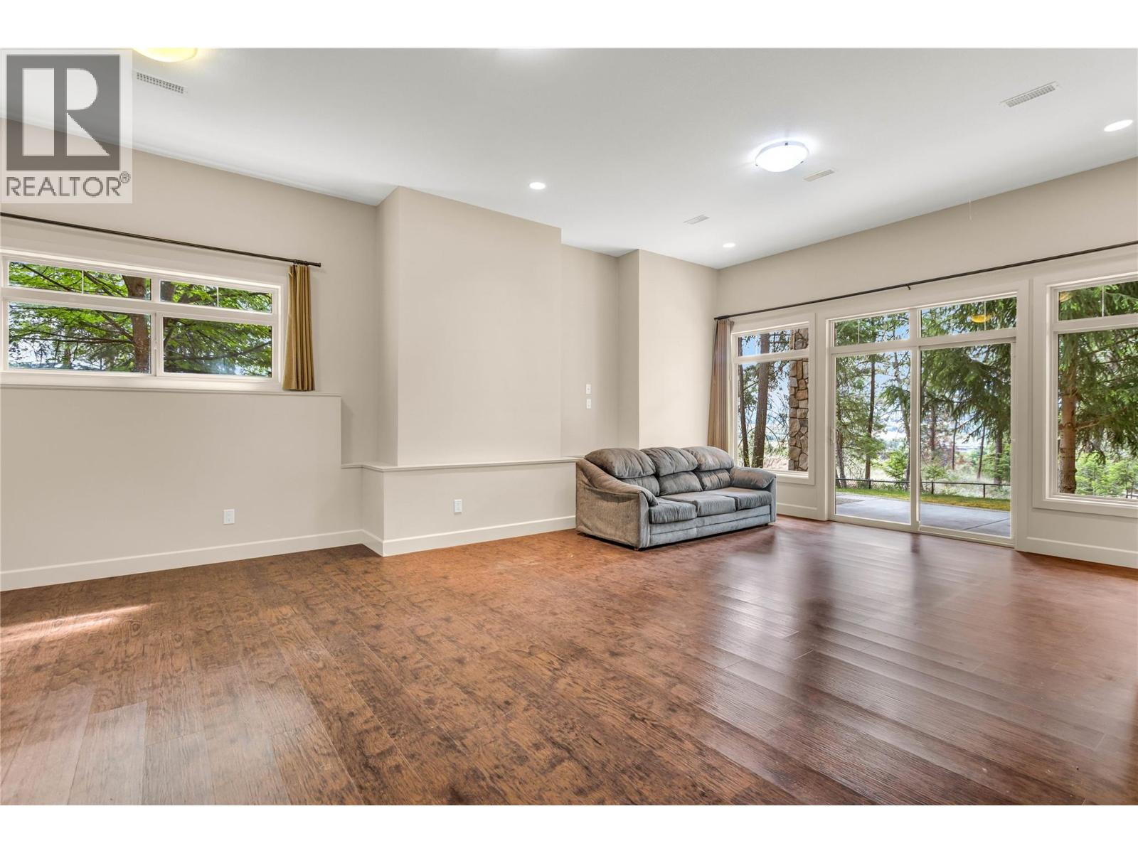 669 Long Ridge Drive Unit# 13