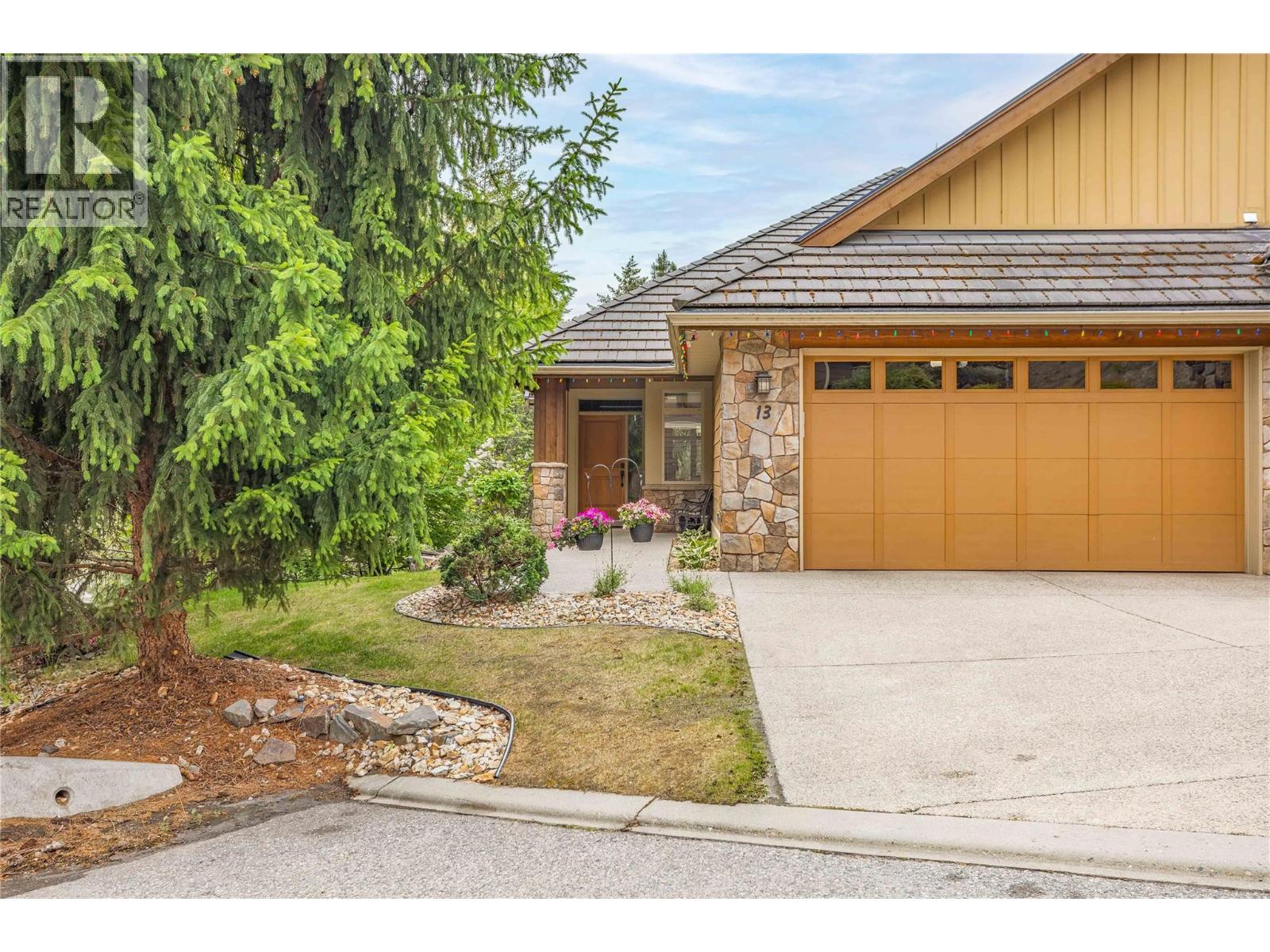669 Long Ridge Drive Unit# 13