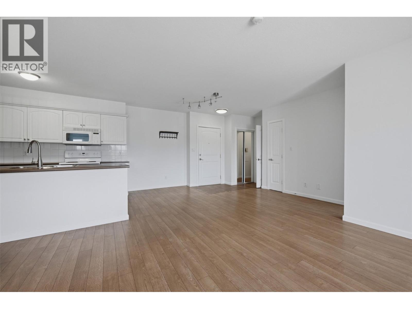 140 Asher Road Unit# 302