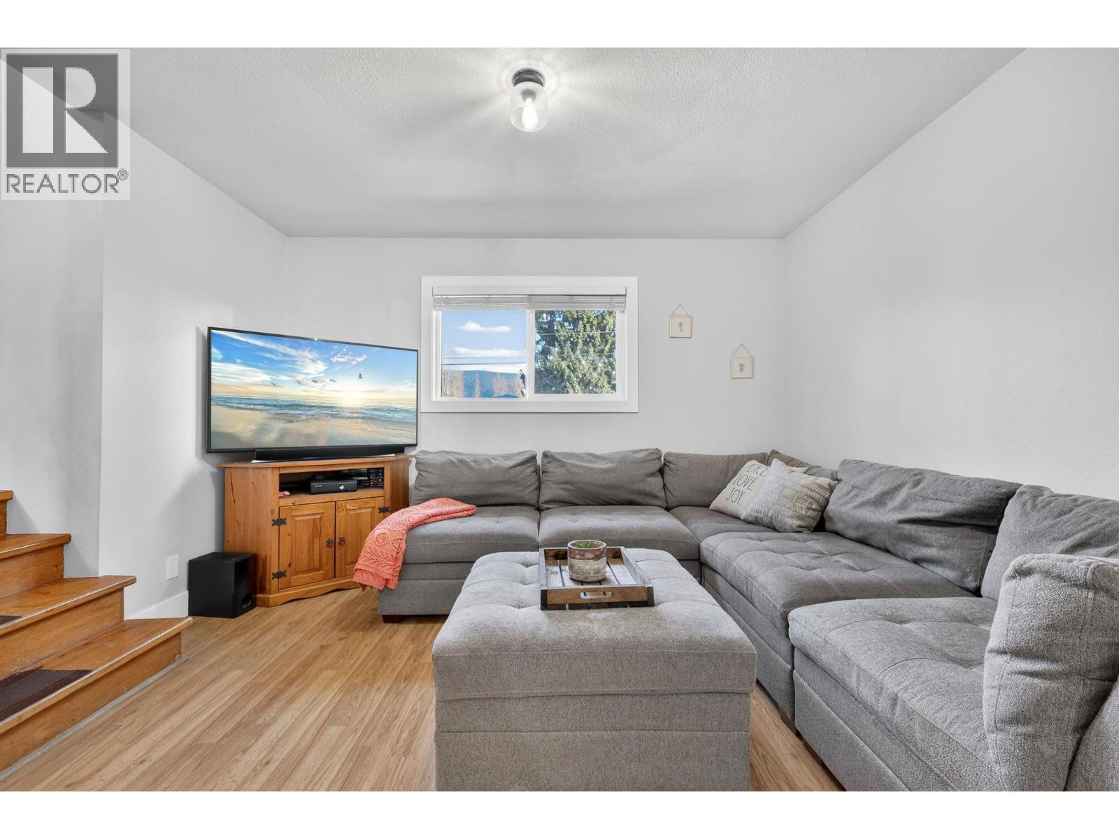 7312 Fintry Delta Road