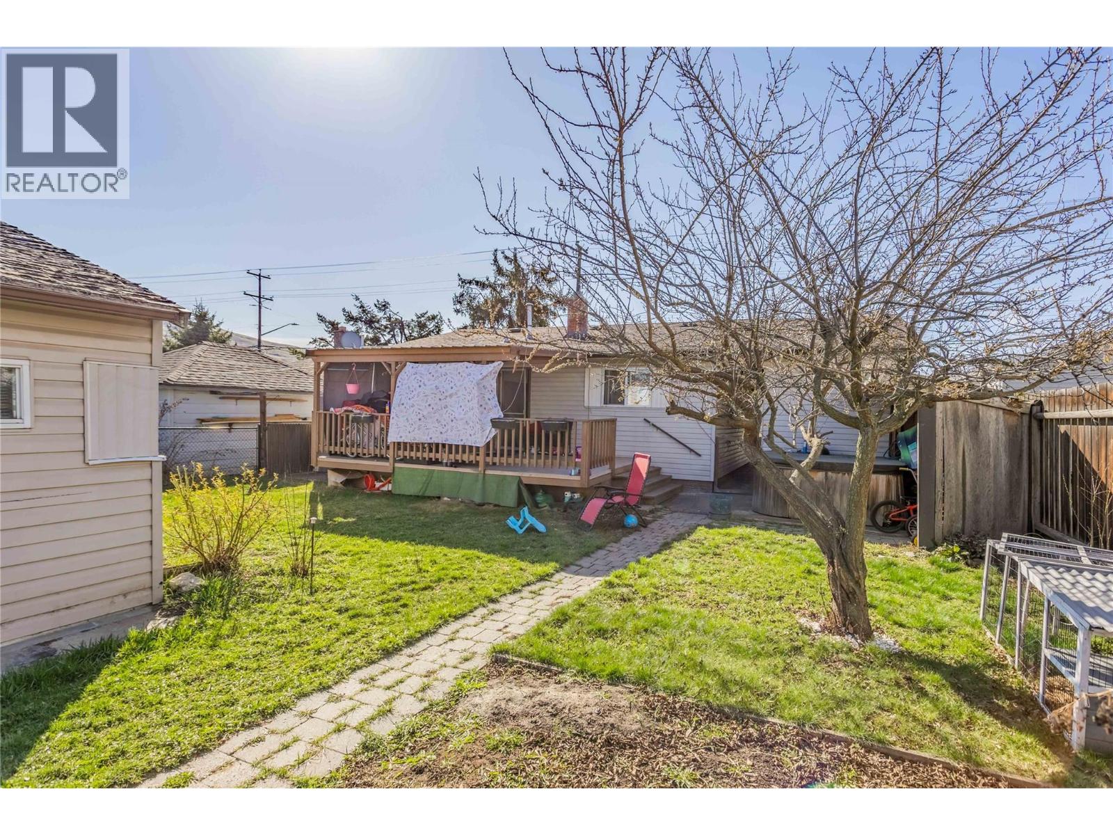 3144 Woodsdale Road