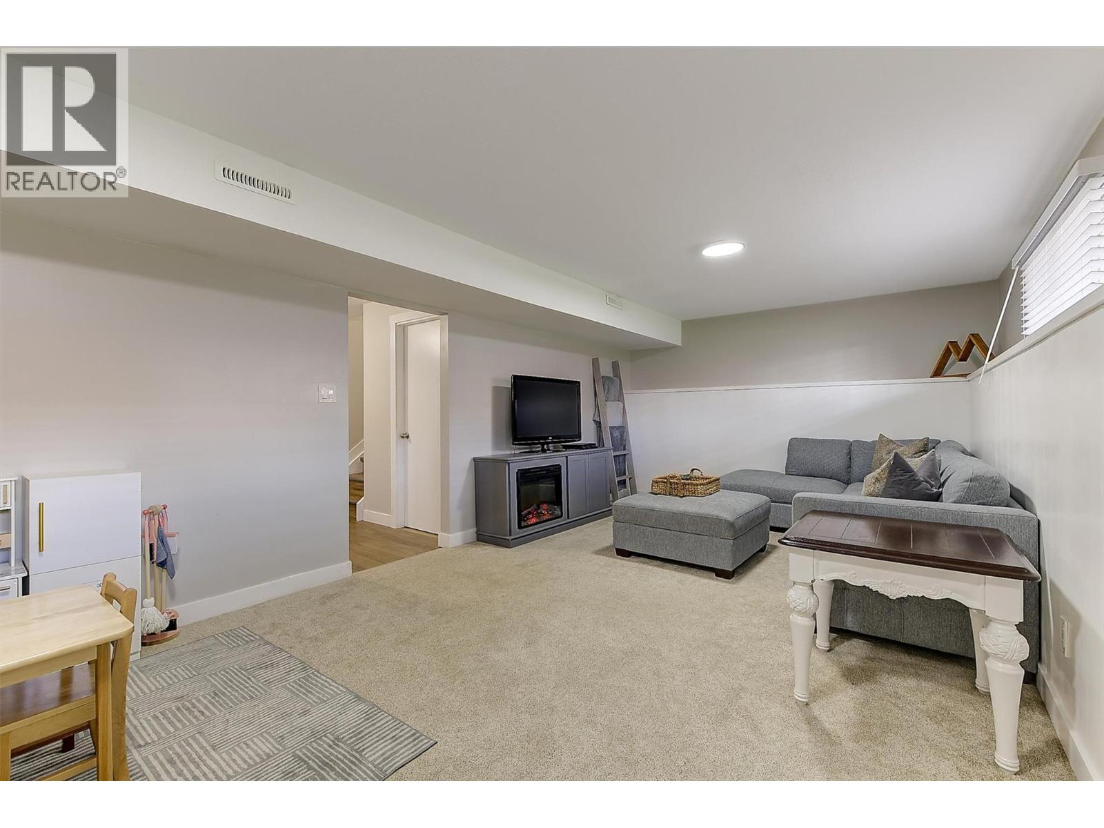 230 Kneller Road