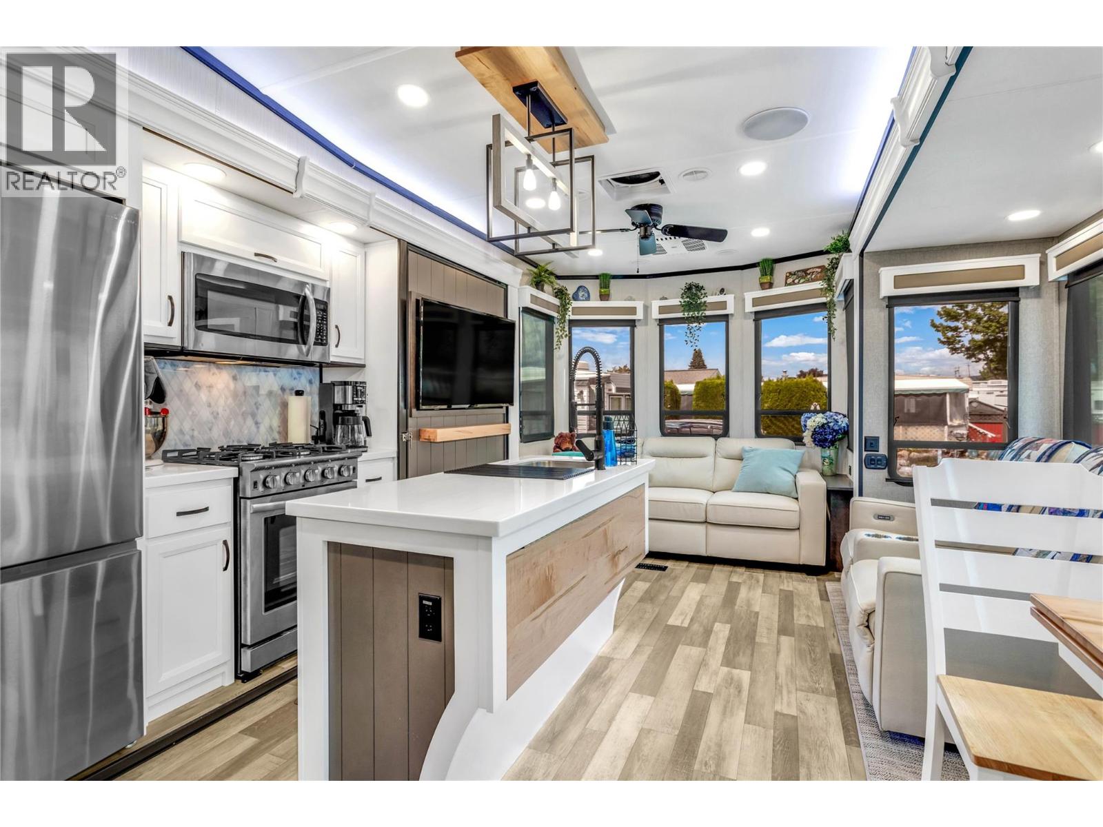 415 Commonwealth Road Unit# 396 Lot# 396