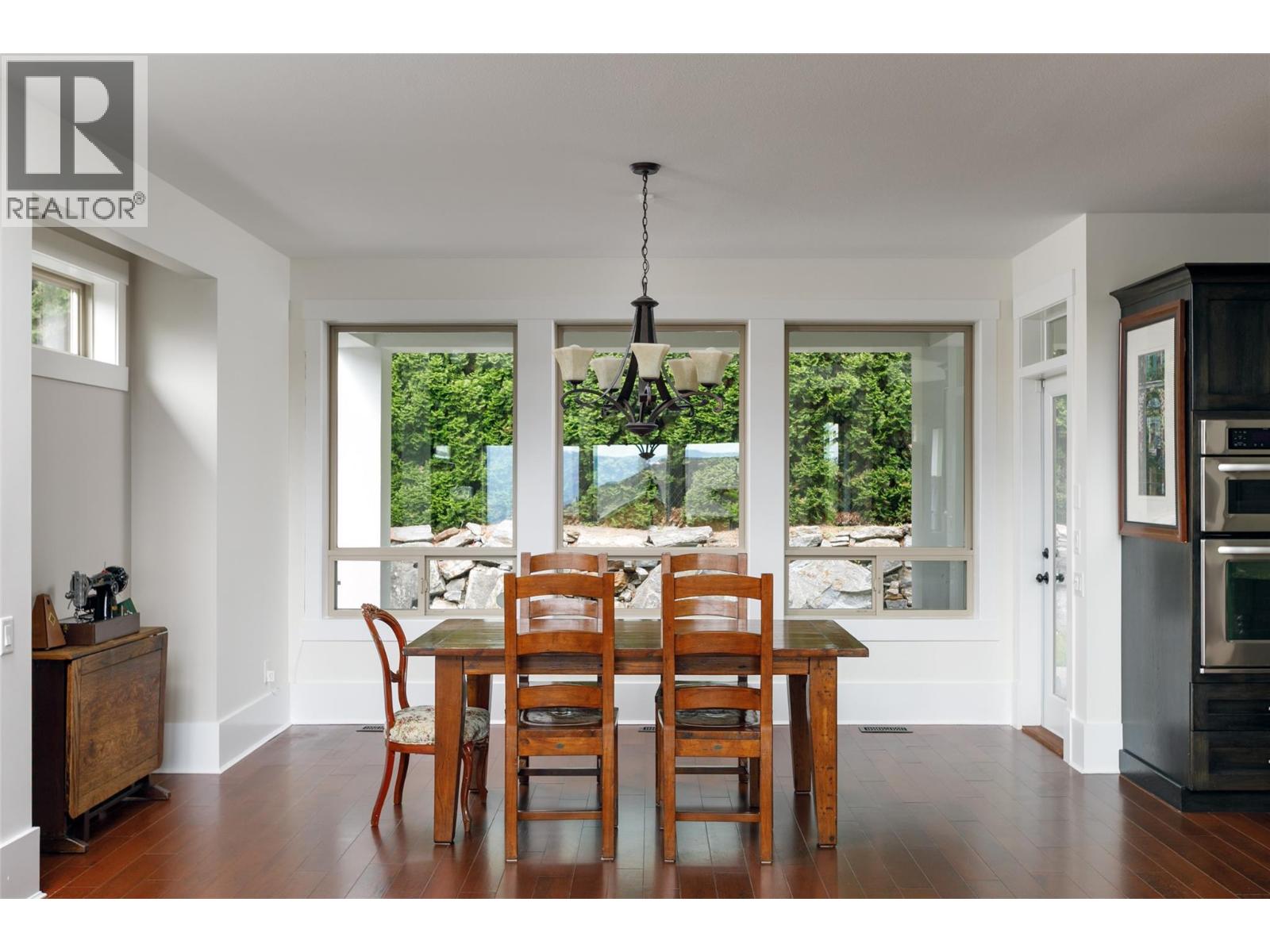 3192 Vineyard View Drive
