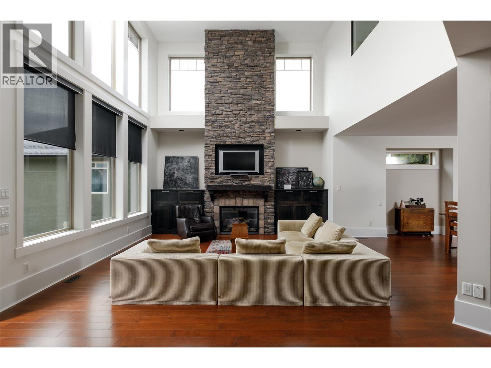 3192 Vineyard View Drive