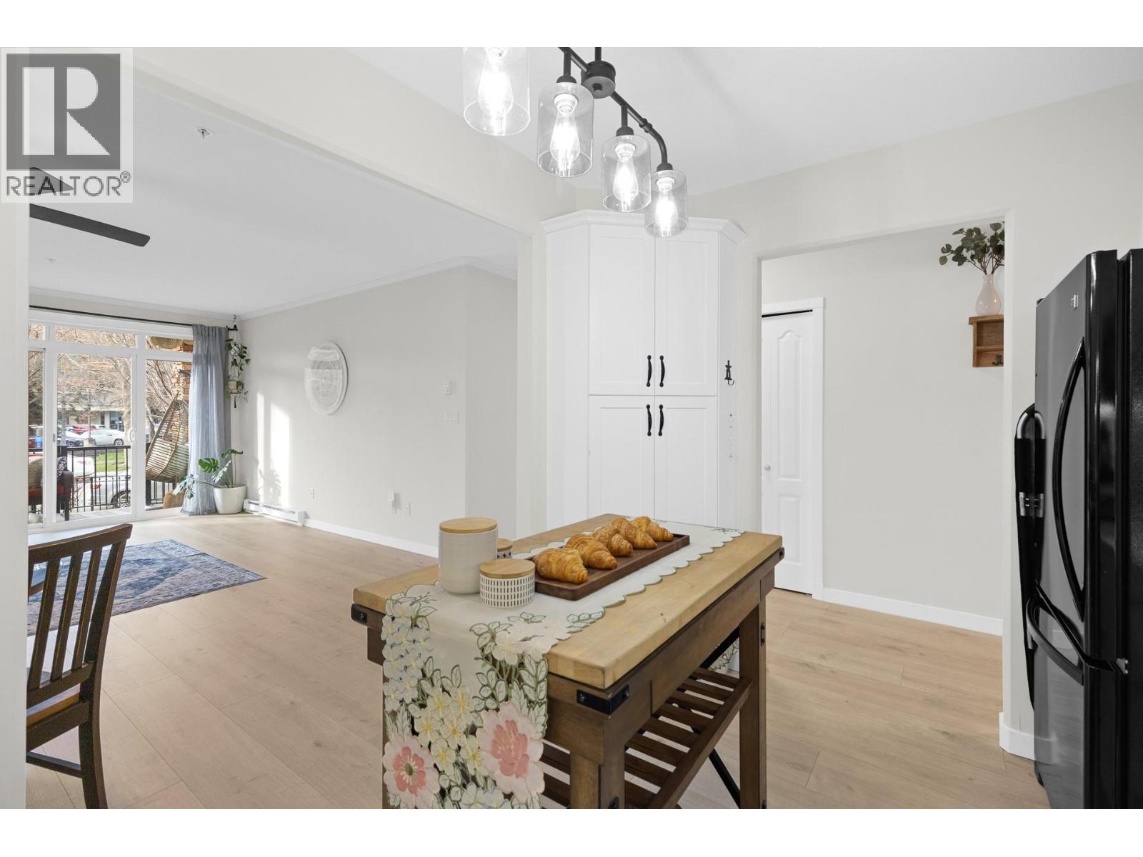 303 Whitman Road Unit# 106