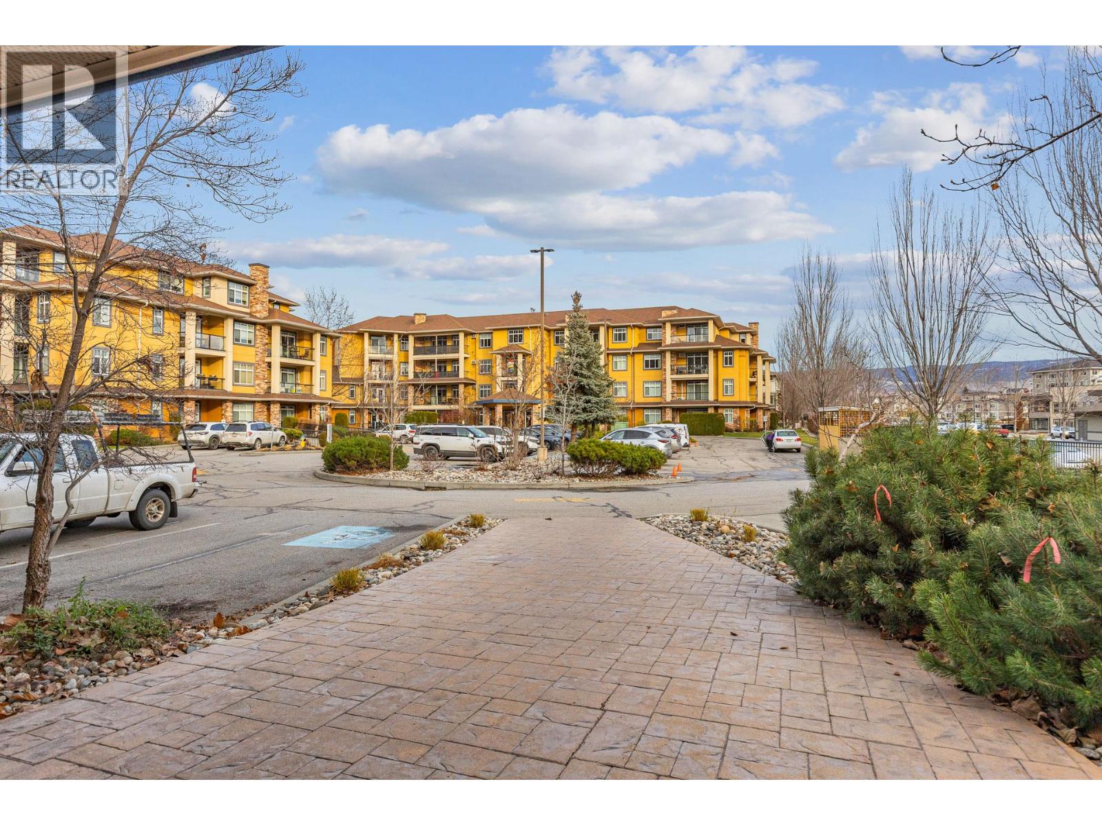 303 Whitman Road Unit# 106