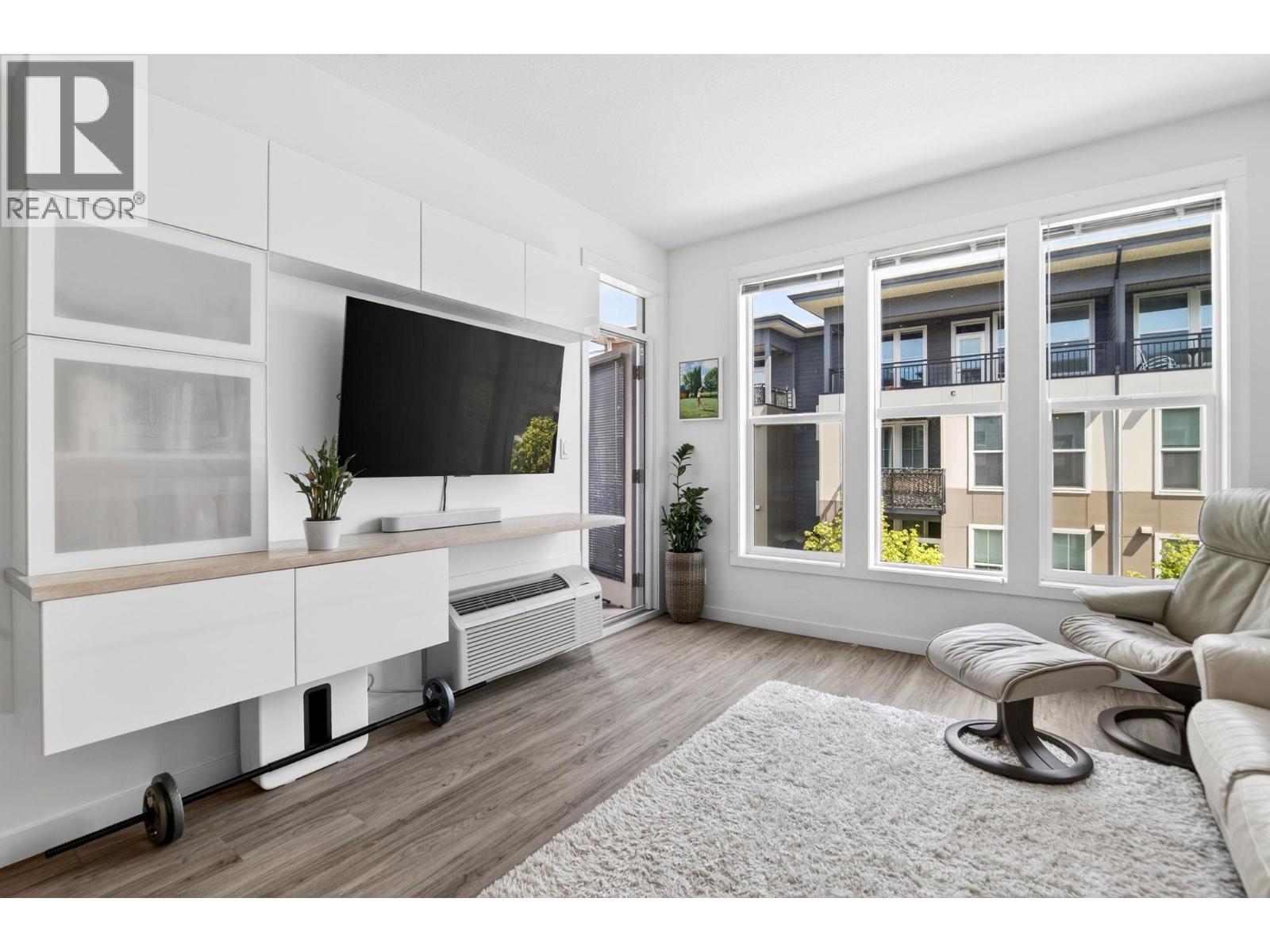 1775 Chapman Place Unit# 319