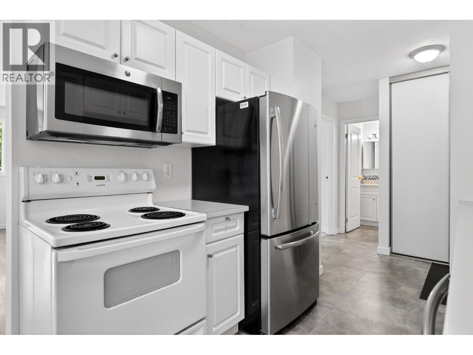 625 Rowcliffe Avenue Unit# 108
