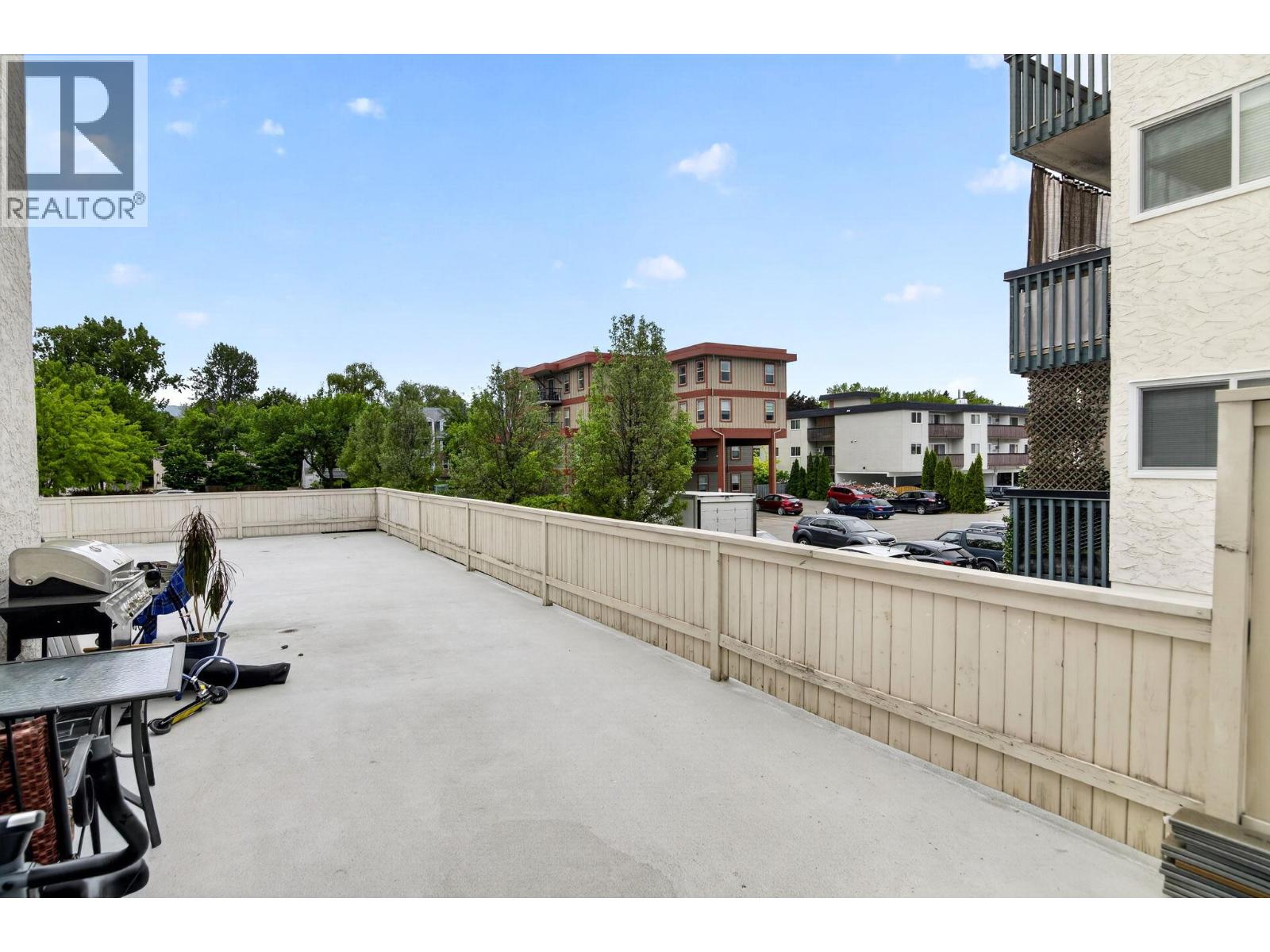 625 Rowcliffe Avenue Unit# 108