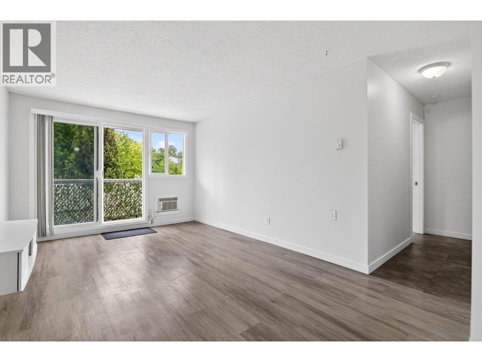625 Rowcliffe Avenue Unit# 108
