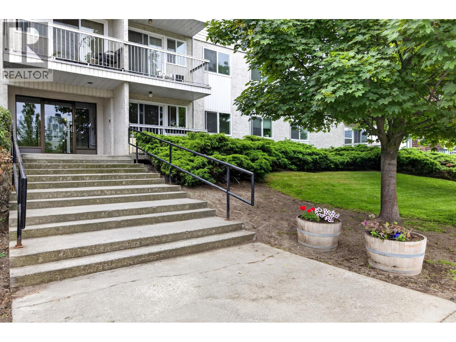 625 Rowcliffe Avenue Unit# 108
