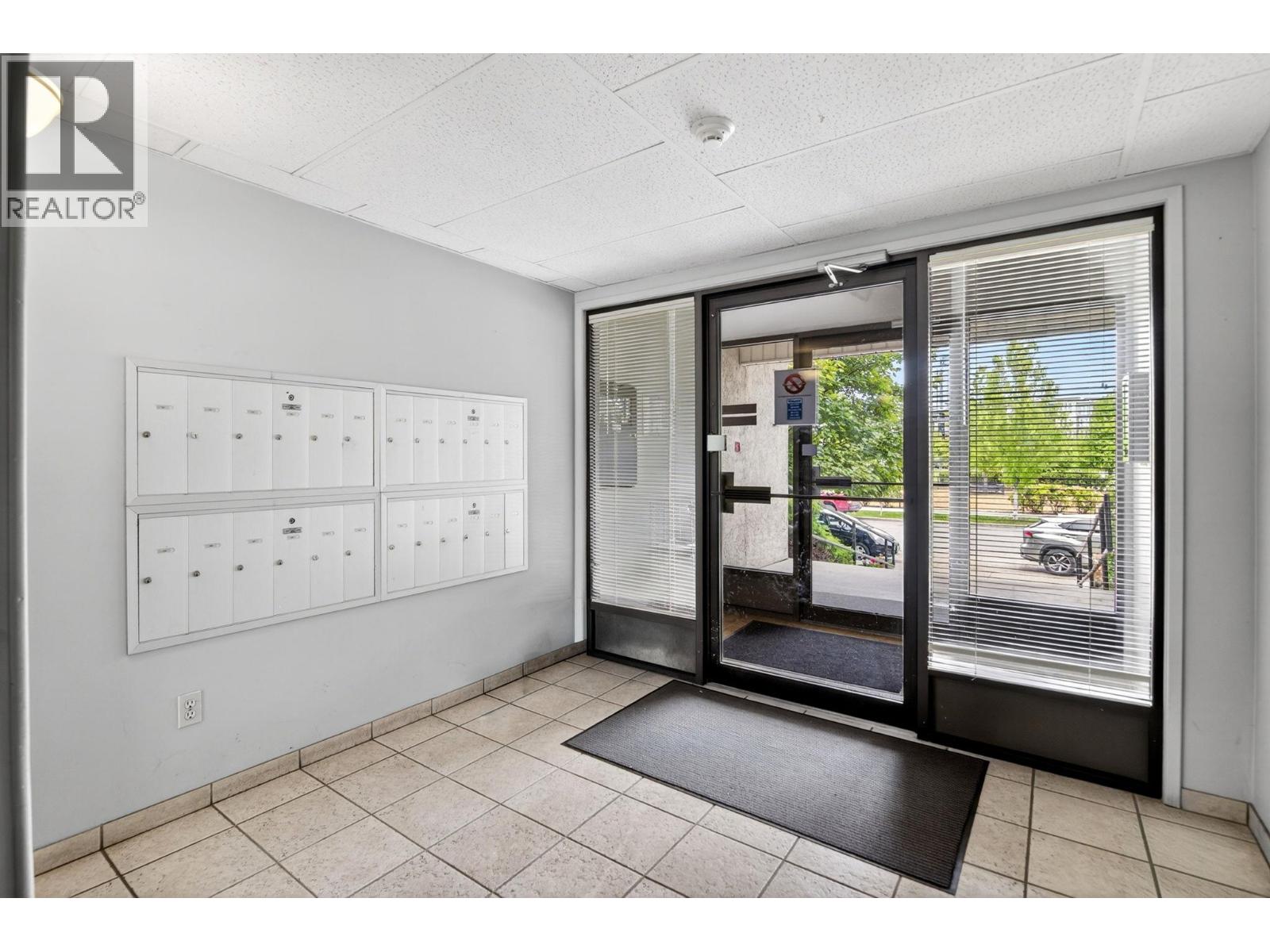 625 Rowcliffe Avenue Unit# 108