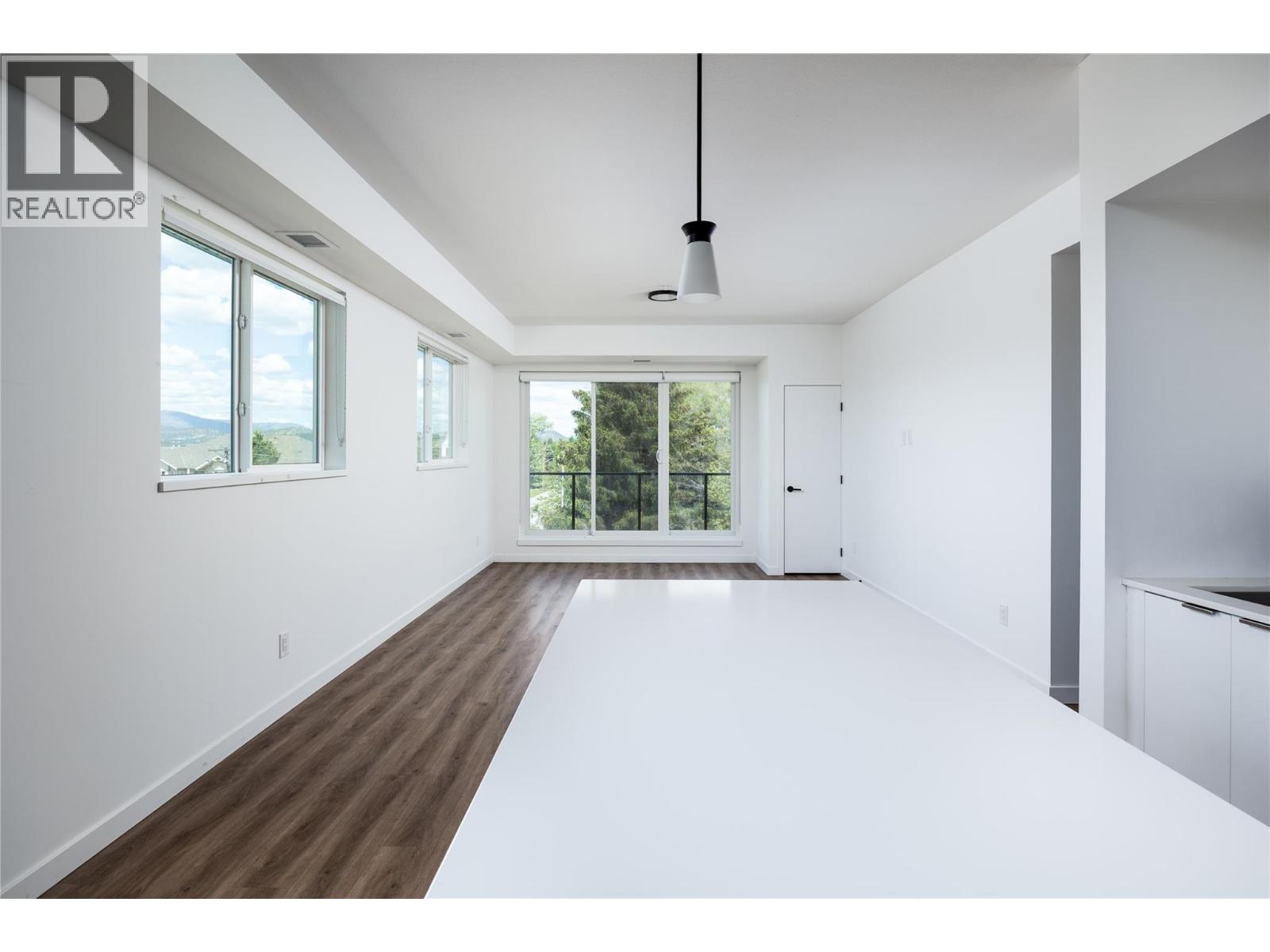 615 Rutland N Road Unit# 401