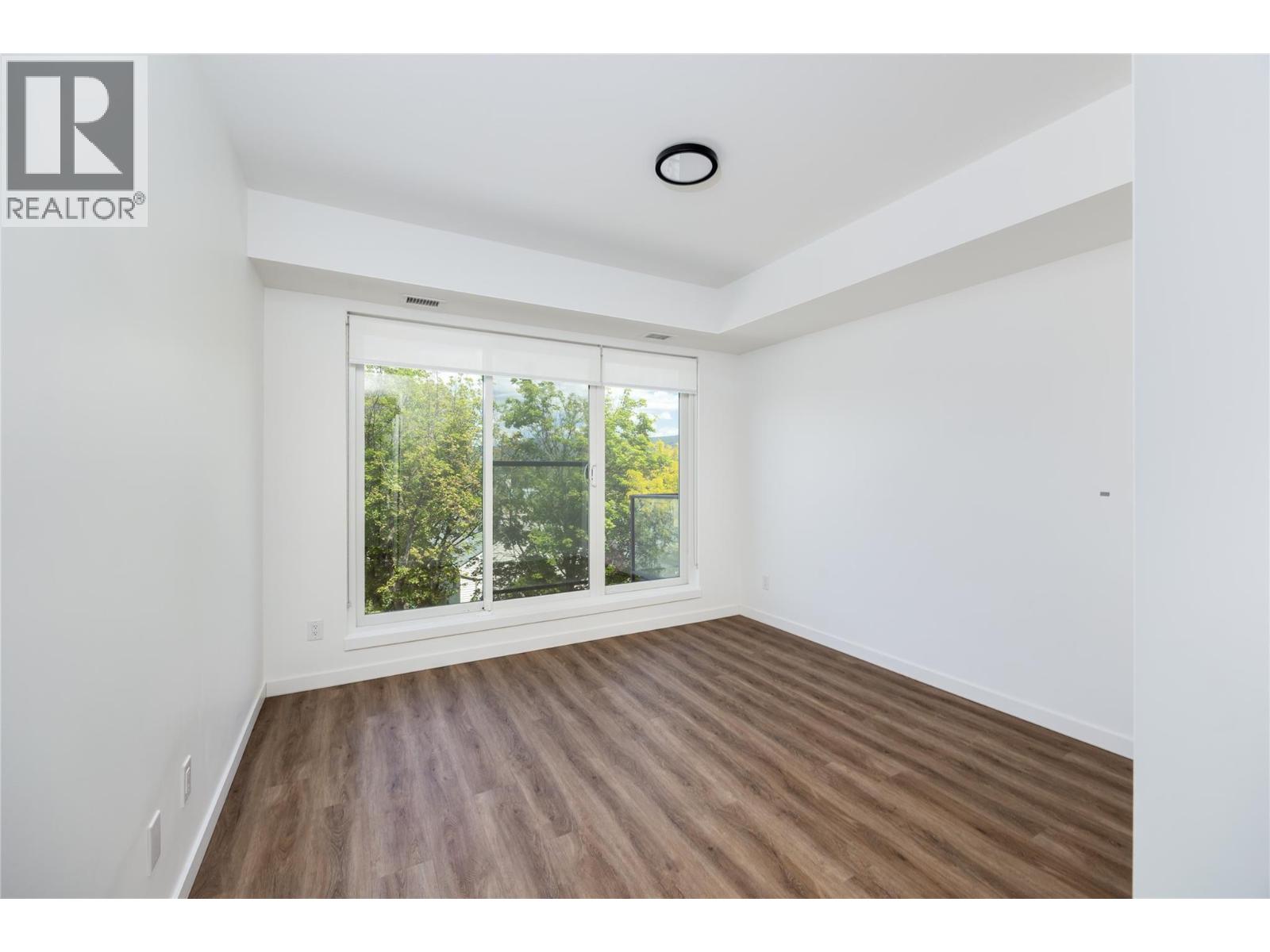 615 Rutland N Road Unit# 401