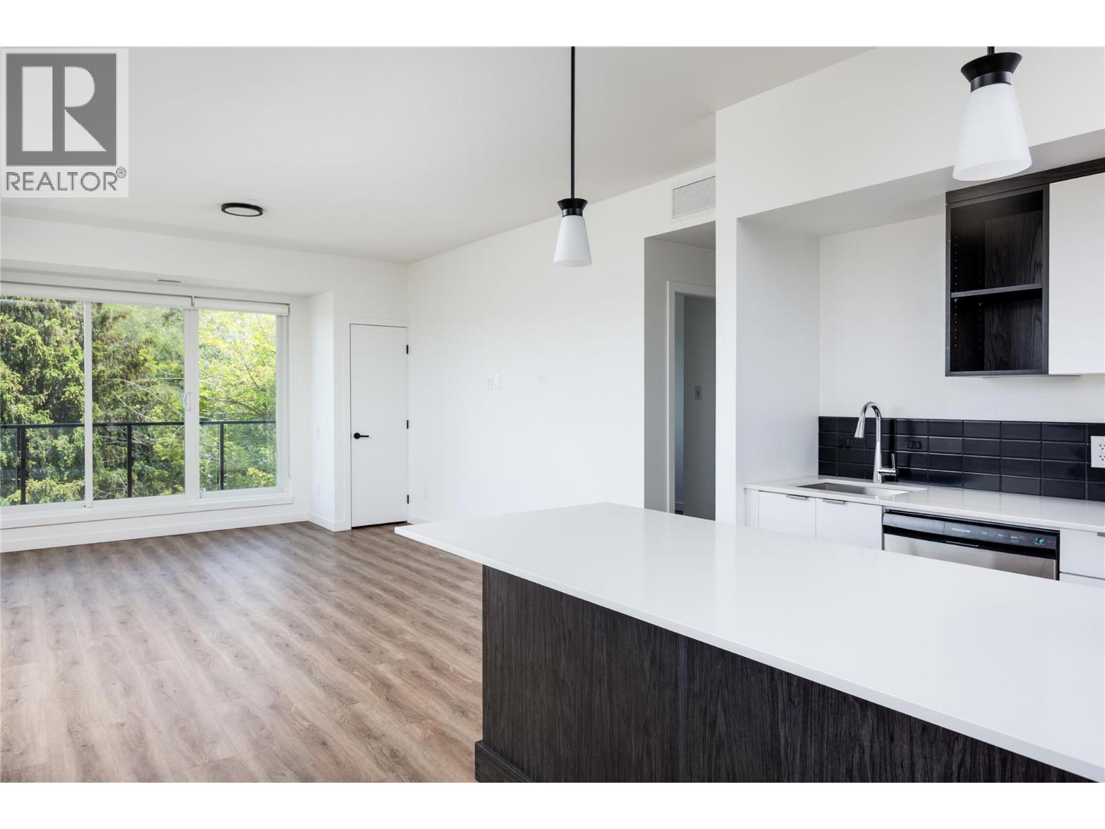 615 Rutland N Road Unit# 401