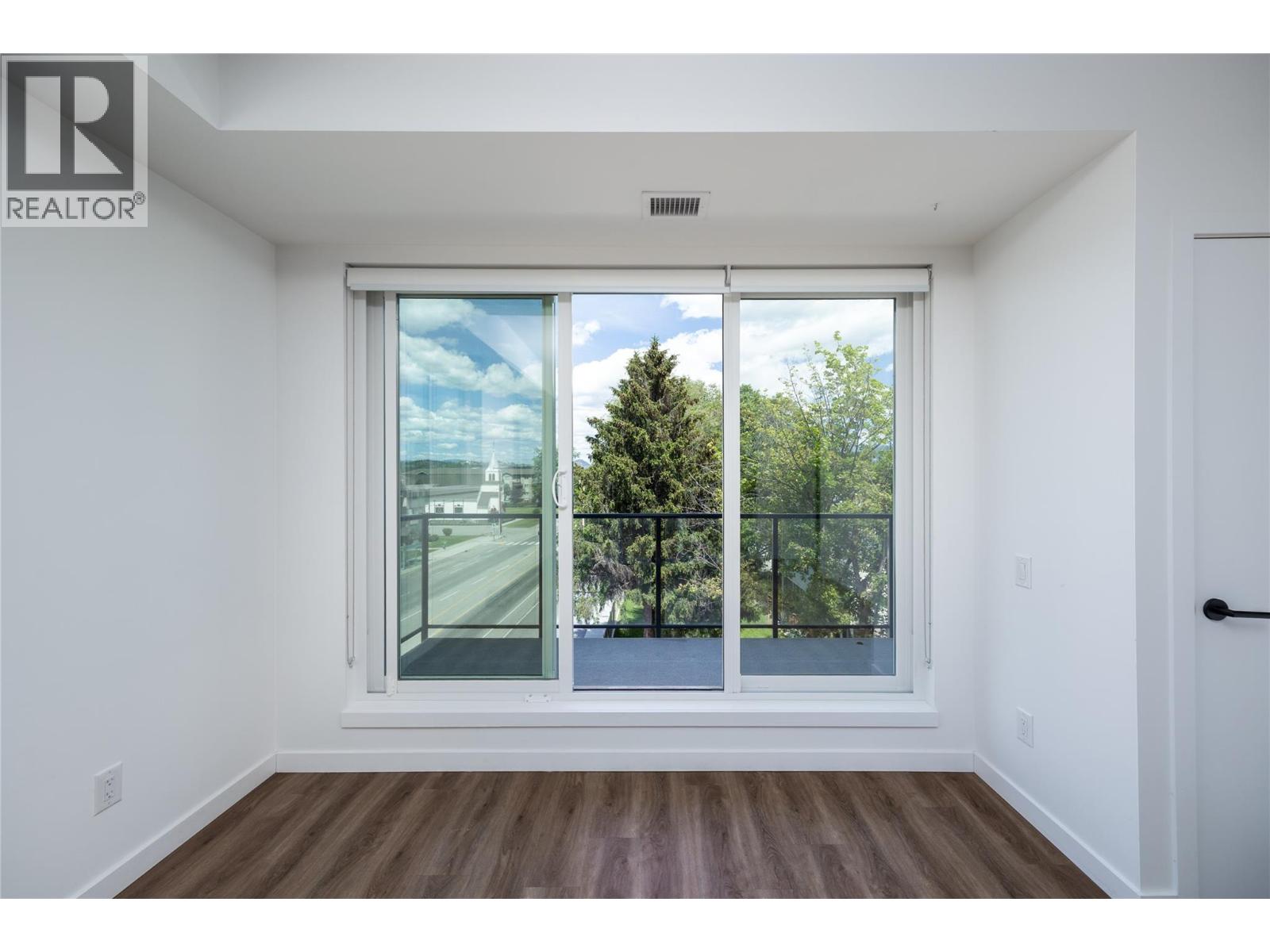 615 Rutland N Road Unit# 401