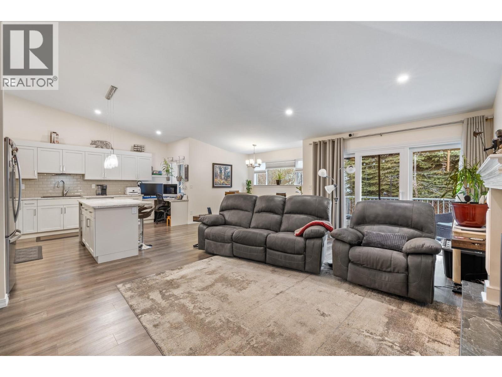 1873 Parkview Crescent Unit# 8