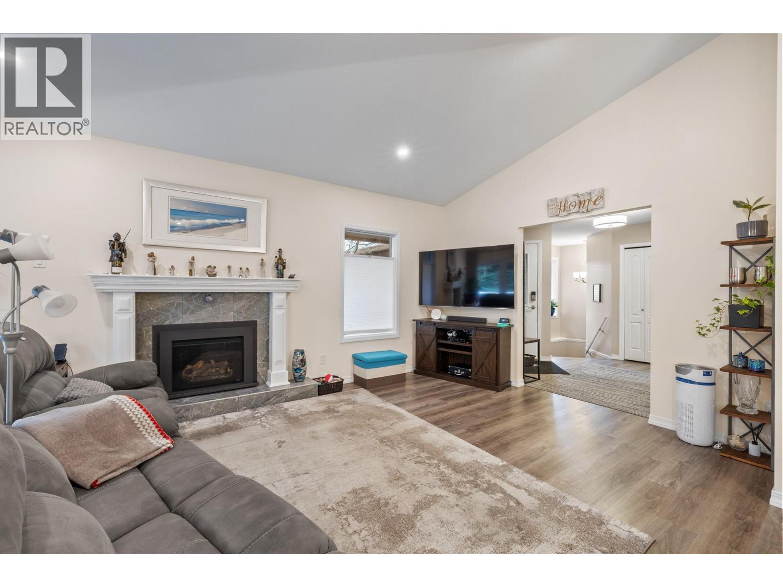 1873 Parkview Crescent Unit# 8