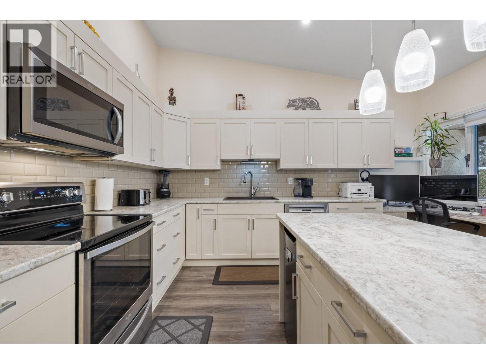 1873 Parkview Crescent Unit# 8
