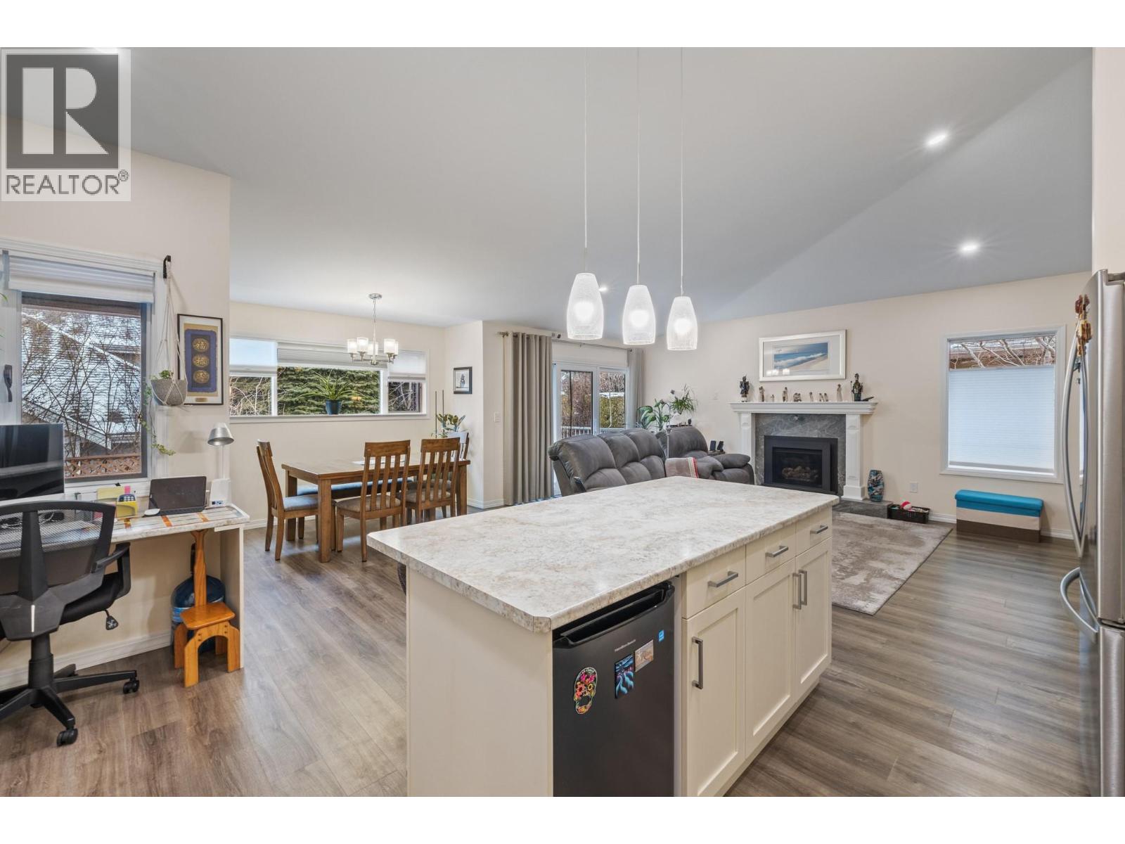 1873 Parkview Crescent Unit# 8