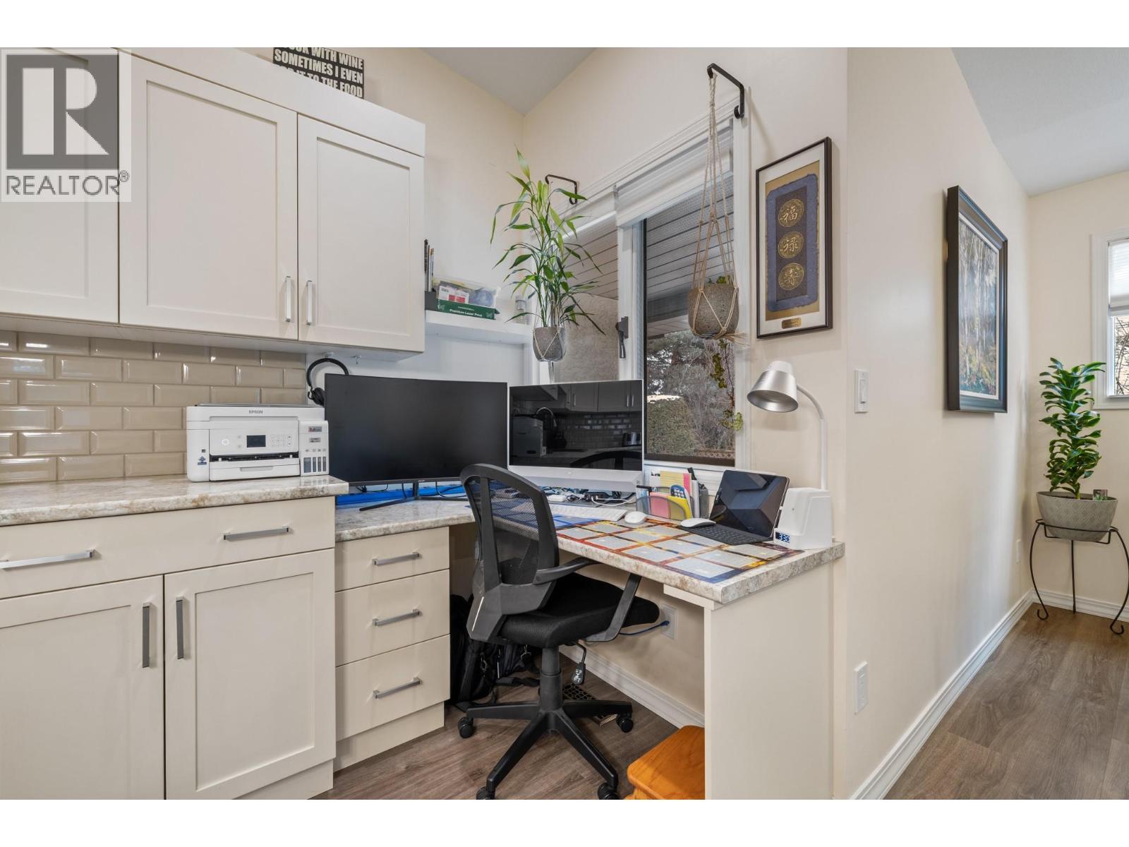 1873 Parkview Crescent Unit# 8