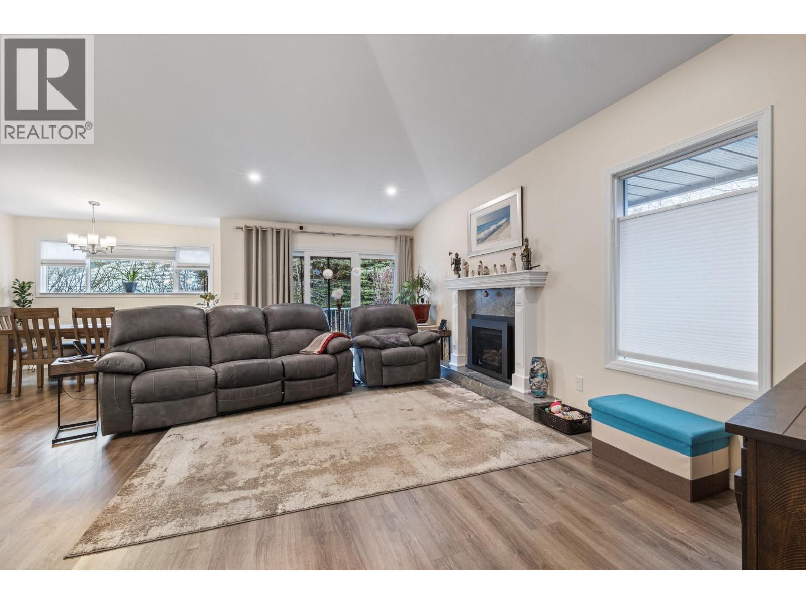 1873 Parkview Crescent Unit# 8