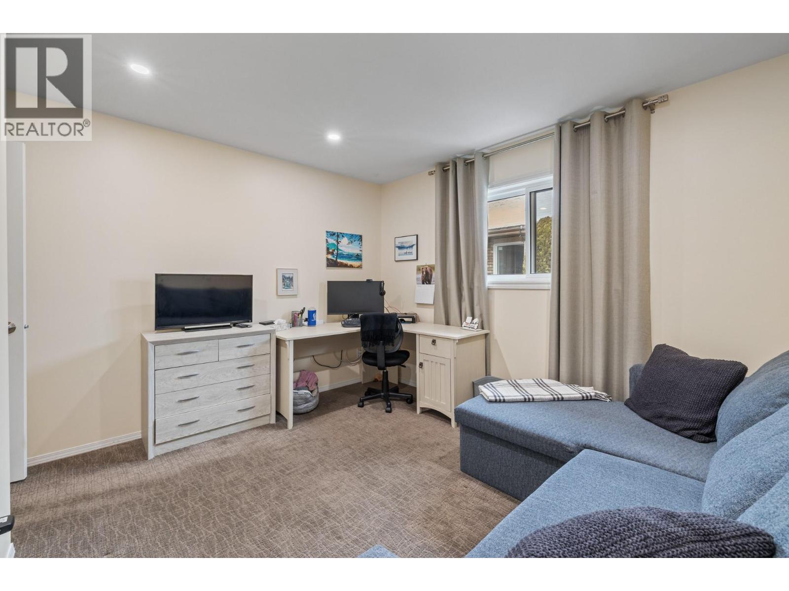 1873 Parkview Crescent Unit# 8