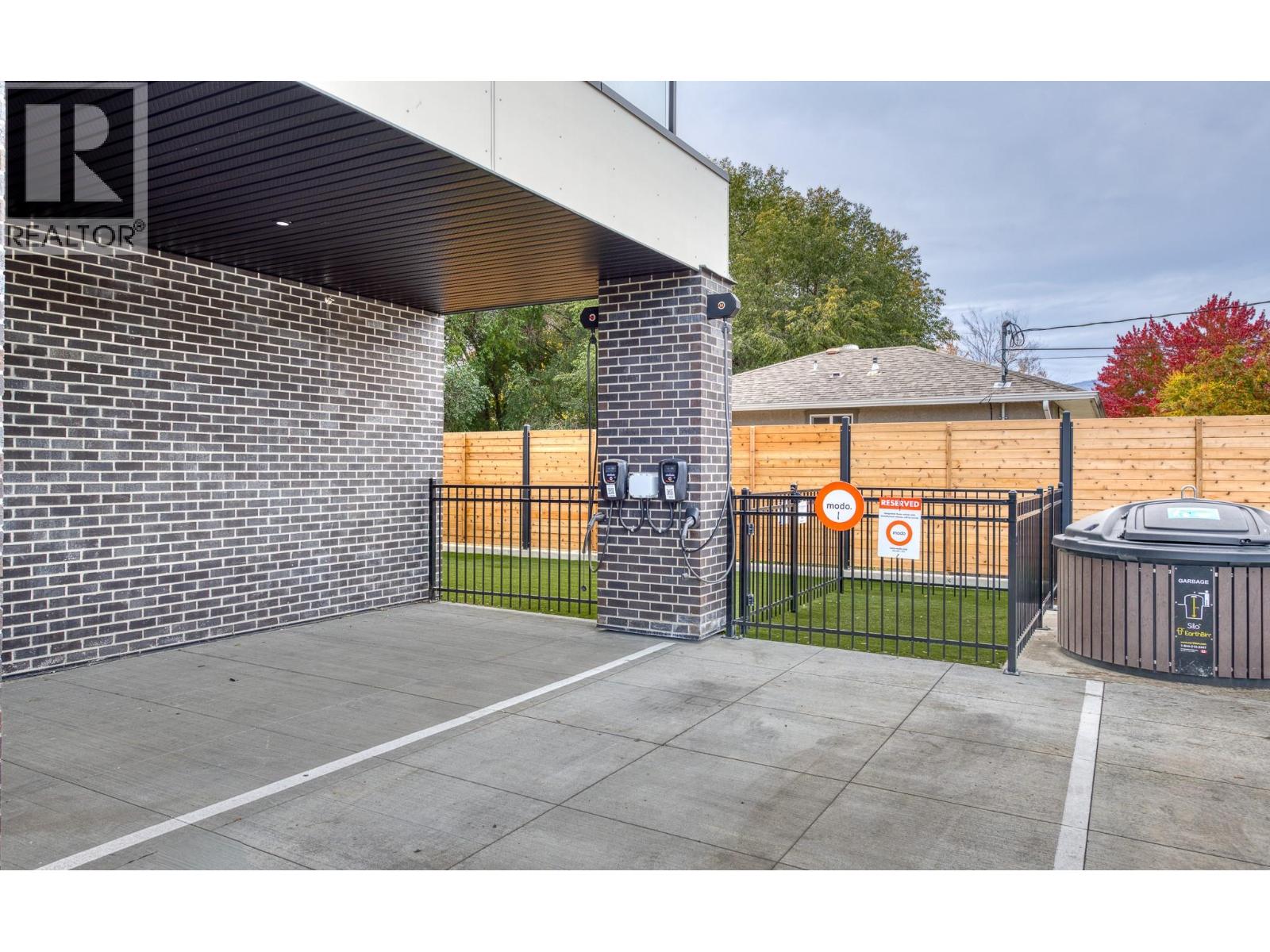 1274 Devonshire Avenue Unit# 306