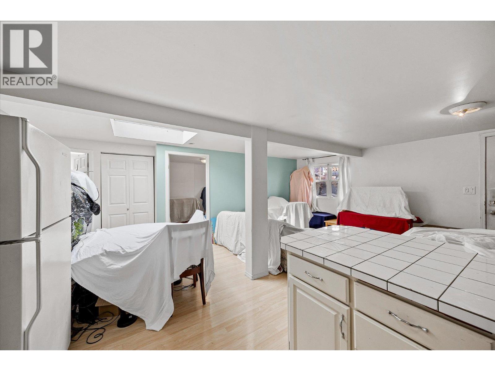 740 & 746 Raymer Avenue